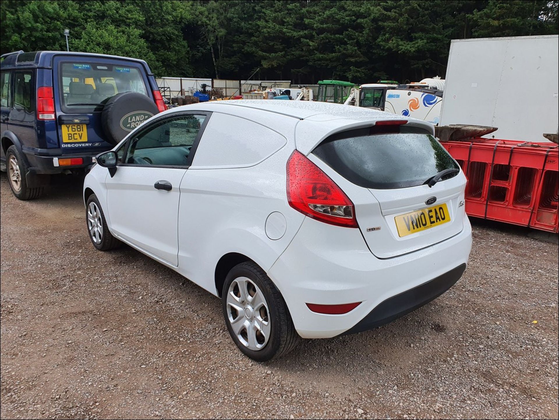 10/10 Ford Fiesta Base TDCI 68 - 1399cc 2dr Van (White, 103k) - Image 5 of 12