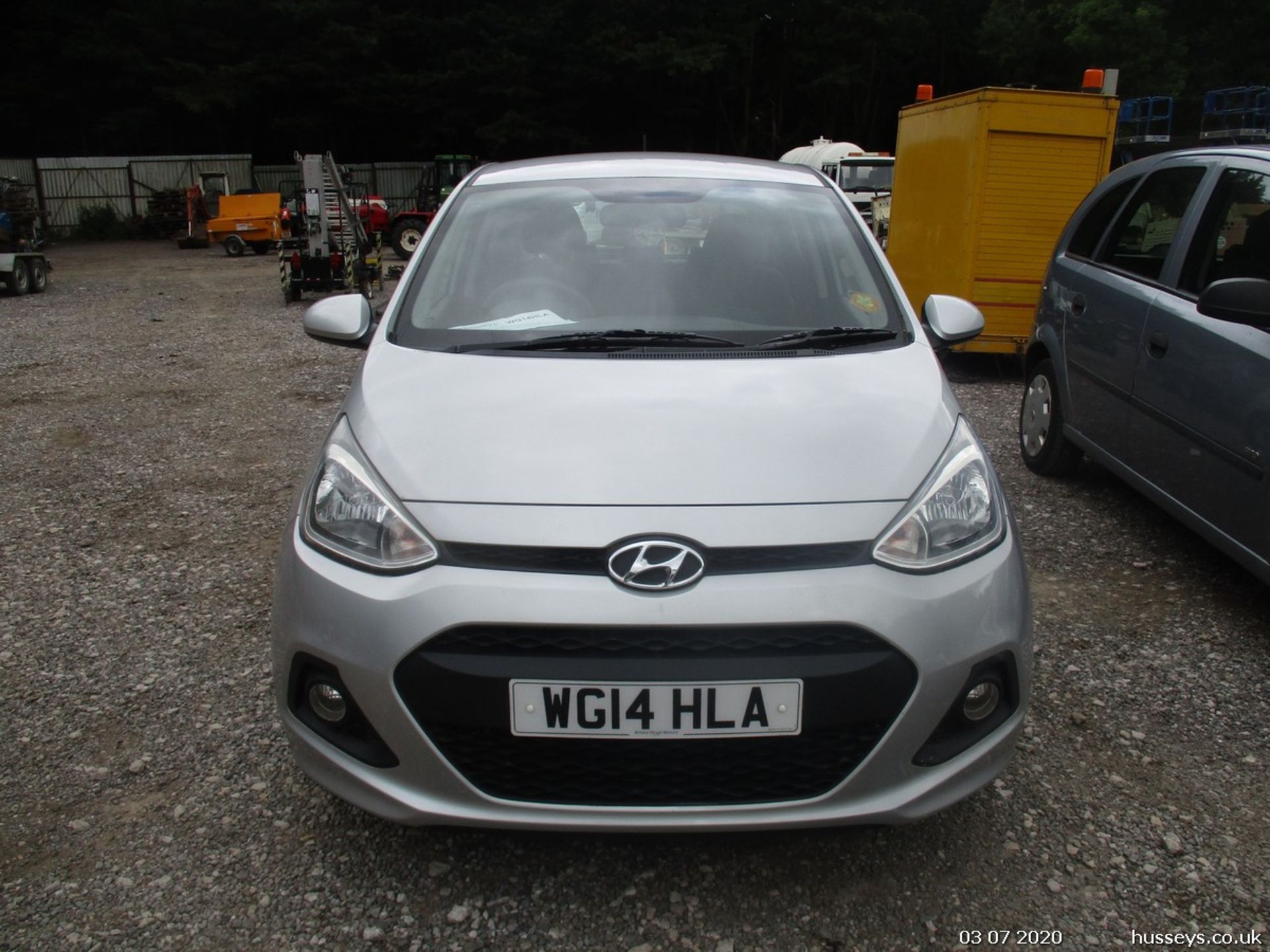 14/14 Hyundai i10 SE 1248cc (10k) - Image 3 of 7