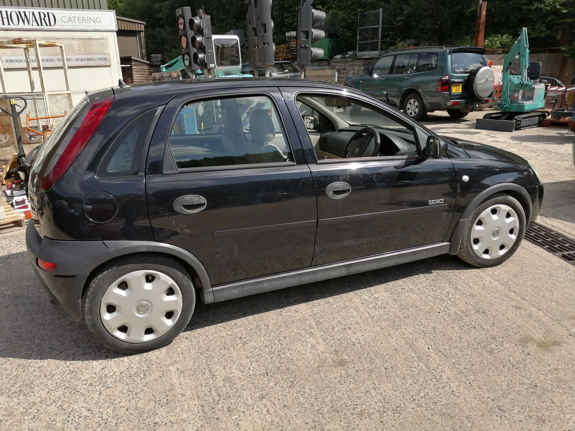 03/03 Vauxhall Corsa Elegance 16V - 1389cc 5dr Hatchback (Black, 86k) - Image 4 of 5