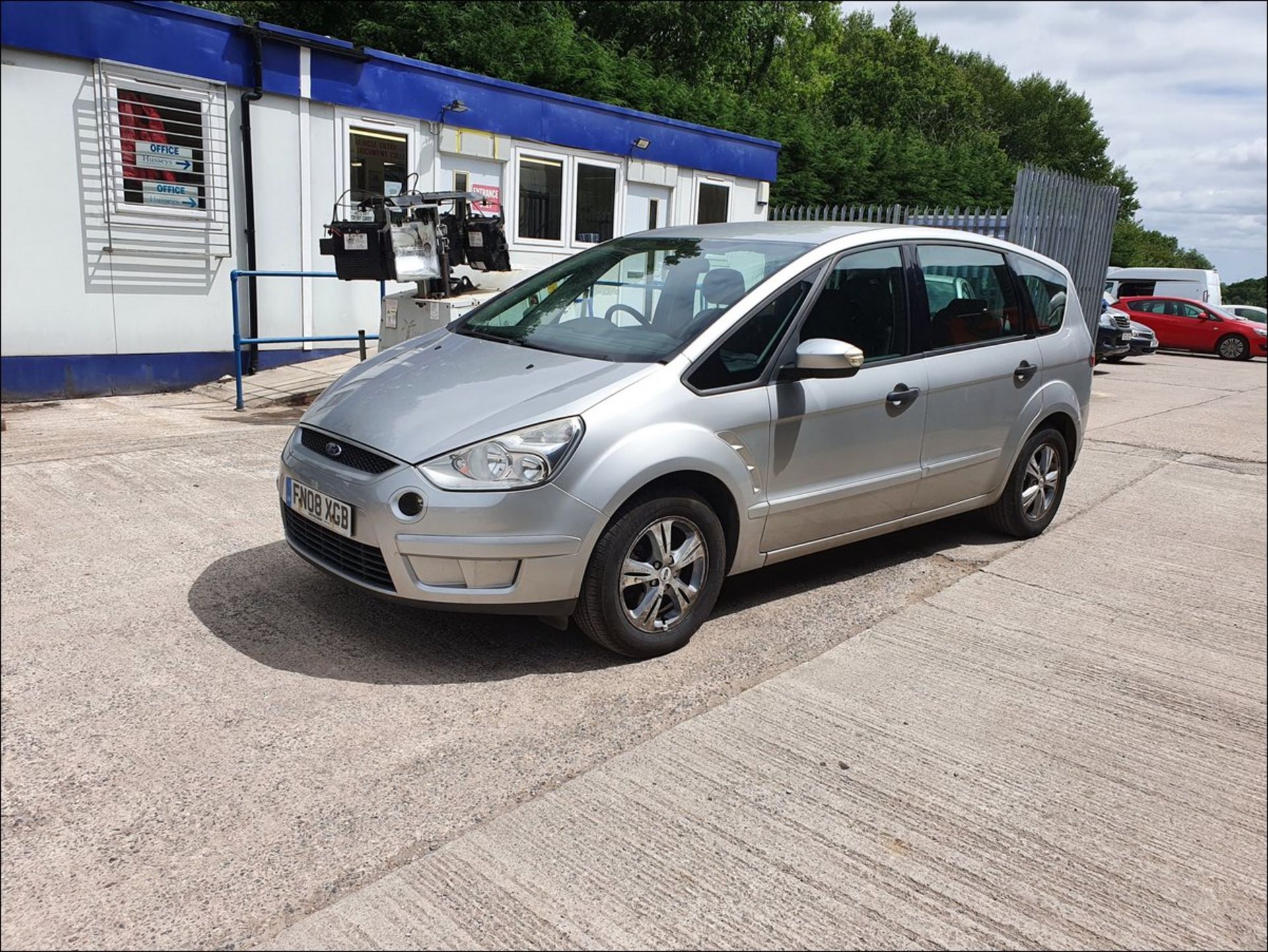 08/08 Ford S-Max LX TDCI 5G - 1753cc 5dr MPV (Silver, 93k) - Image 3 of 12