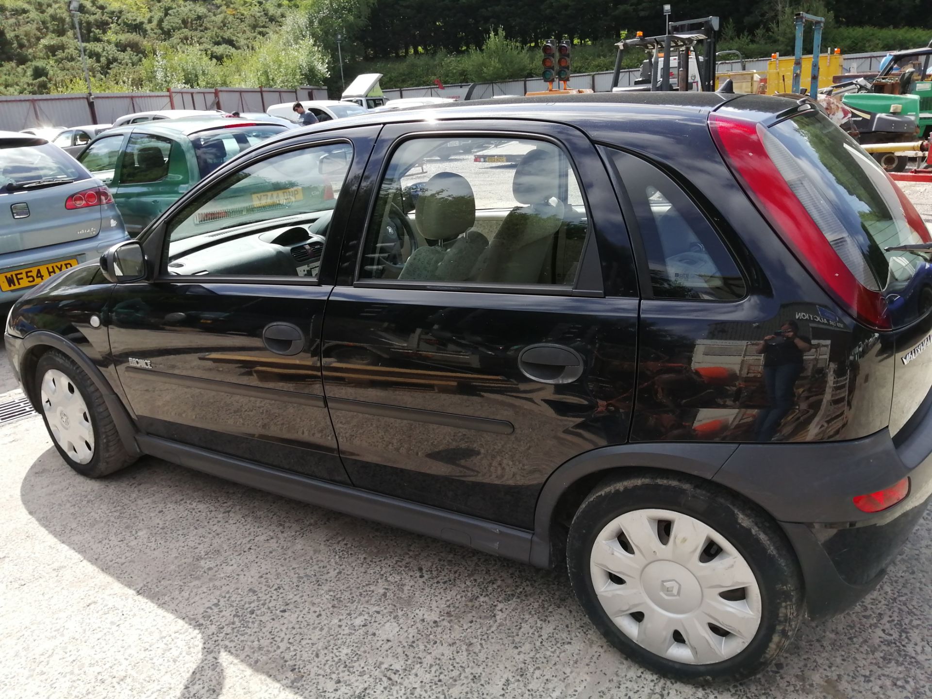 03/03 Vauxhall Corsa Elegance 16V - 1389cc 5dr Hatchback (Black, 86k) - Image 3 of 5