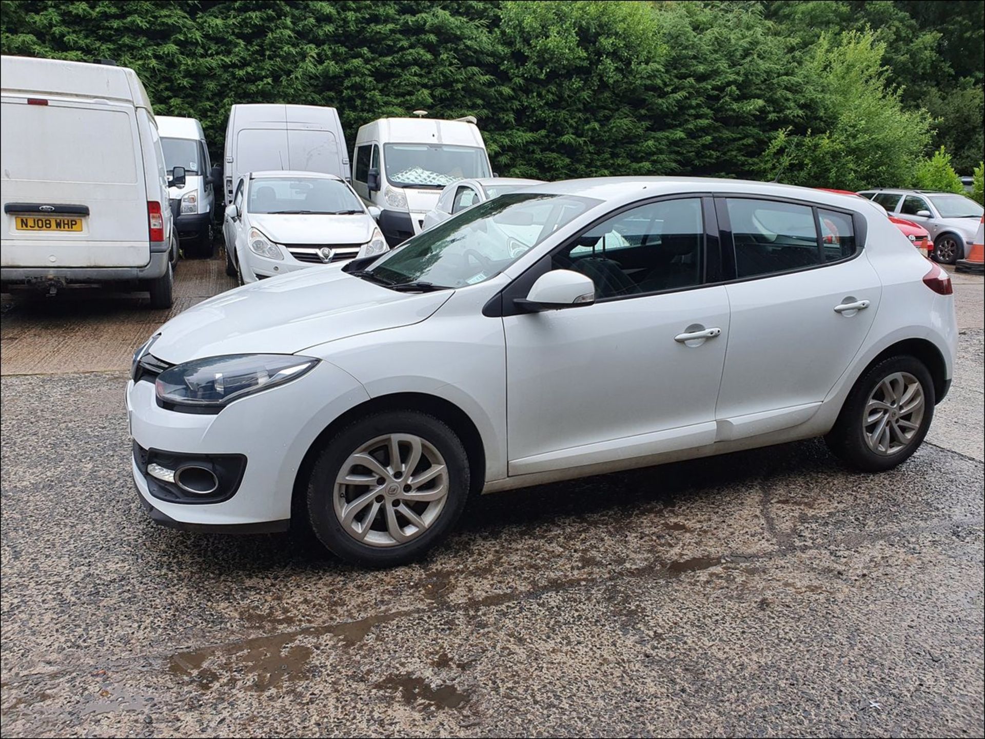 16/16 Renault Megane Dynamique Nav DCI - 1461cc 5dr Hatchback (White, 76k) - Image 7 of 15