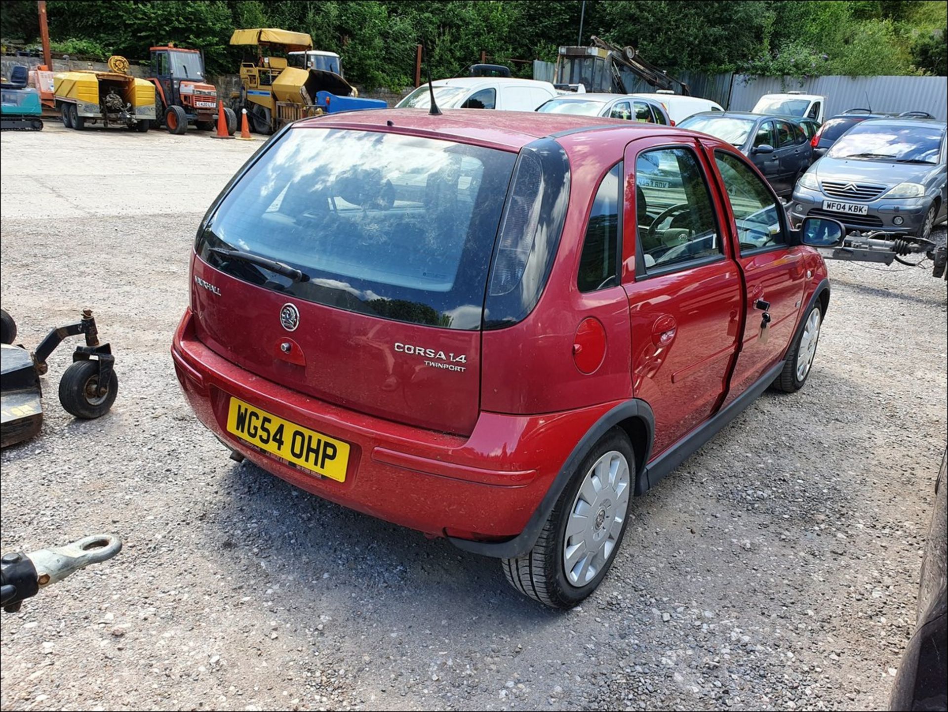 04/54 Vauxhall Corsa Design 16V Twinport - 1364cc 5dr Hatchback (Red, 56k) - Image 11 of 11