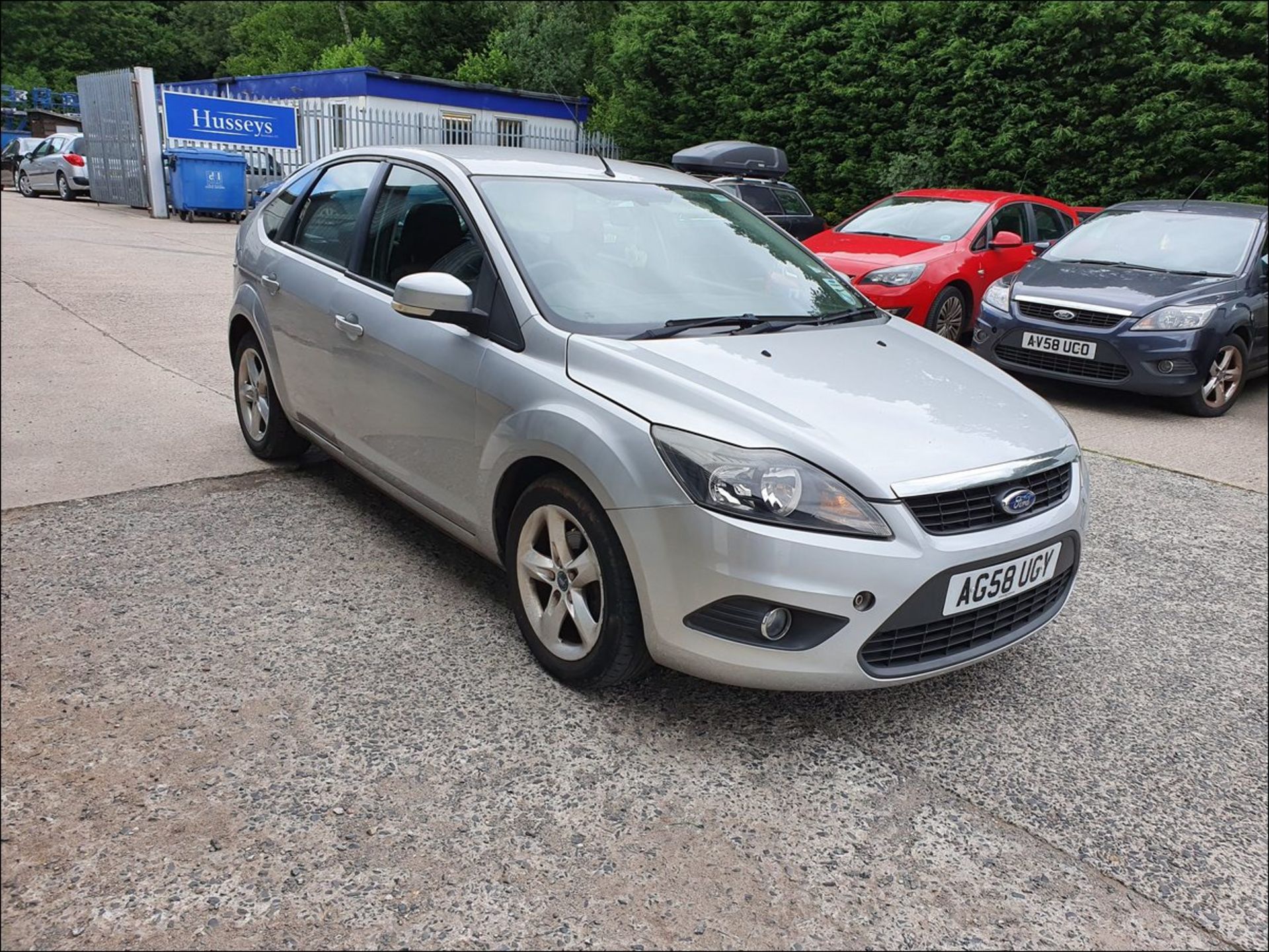 08/58 Ford Focus Zetec 100 Auto - 1596cc 5dr Hatchback (Silver, 73k) - Image 5 of 9