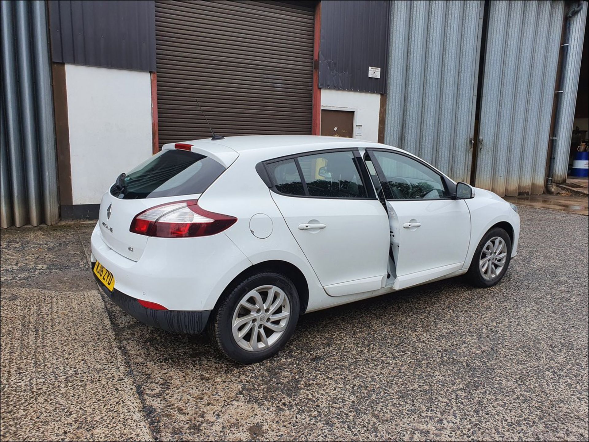 16/16 Renault Megane Dynamique Nav DCI - 1461cc 5dr Hatchback (White, 76k) - Image 3 of 15