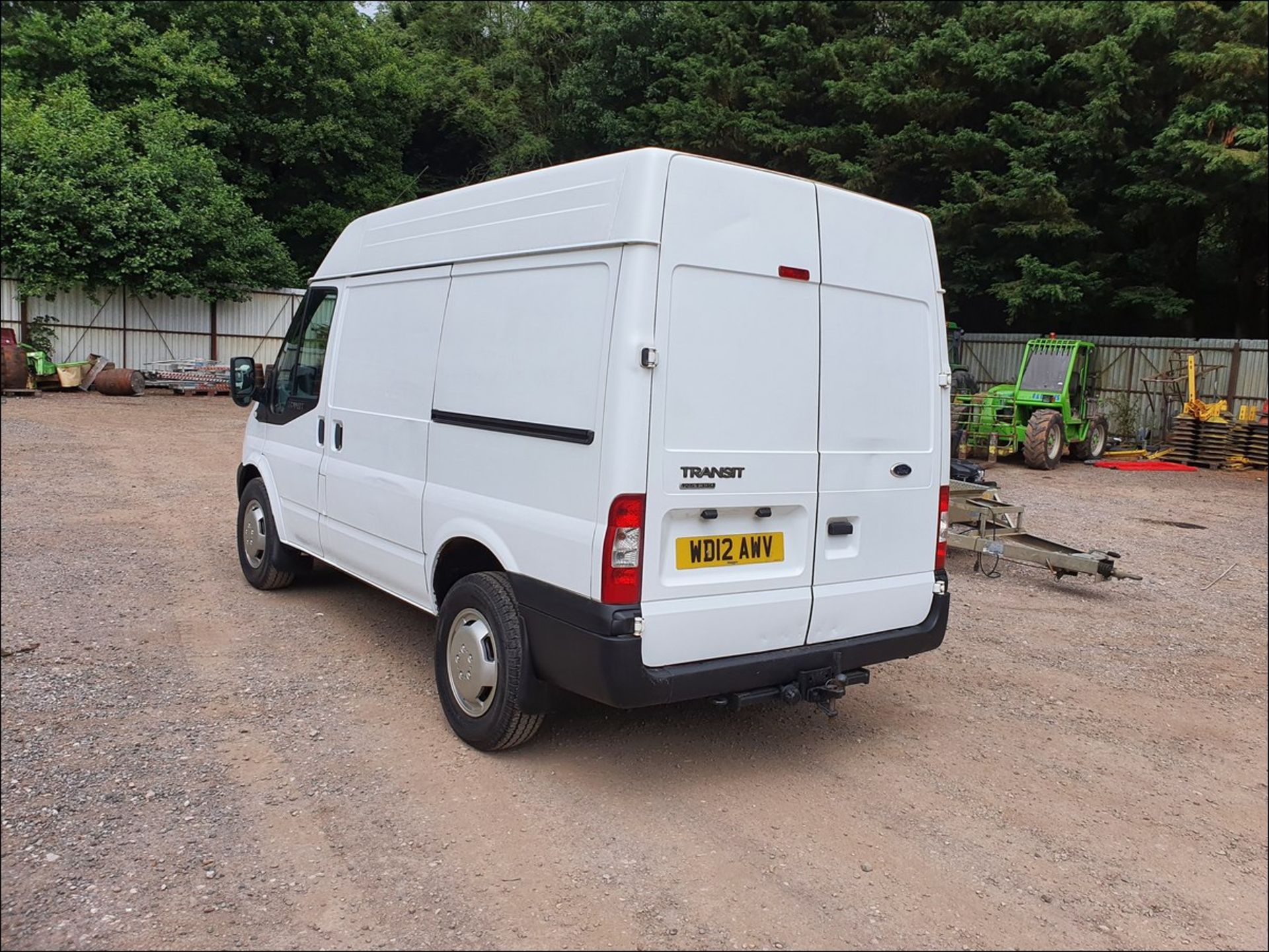 12/12 Ford Transit 125 T330 FWD - 2198cc 5dr Van (White, 114k) - Bild 4 aus 9