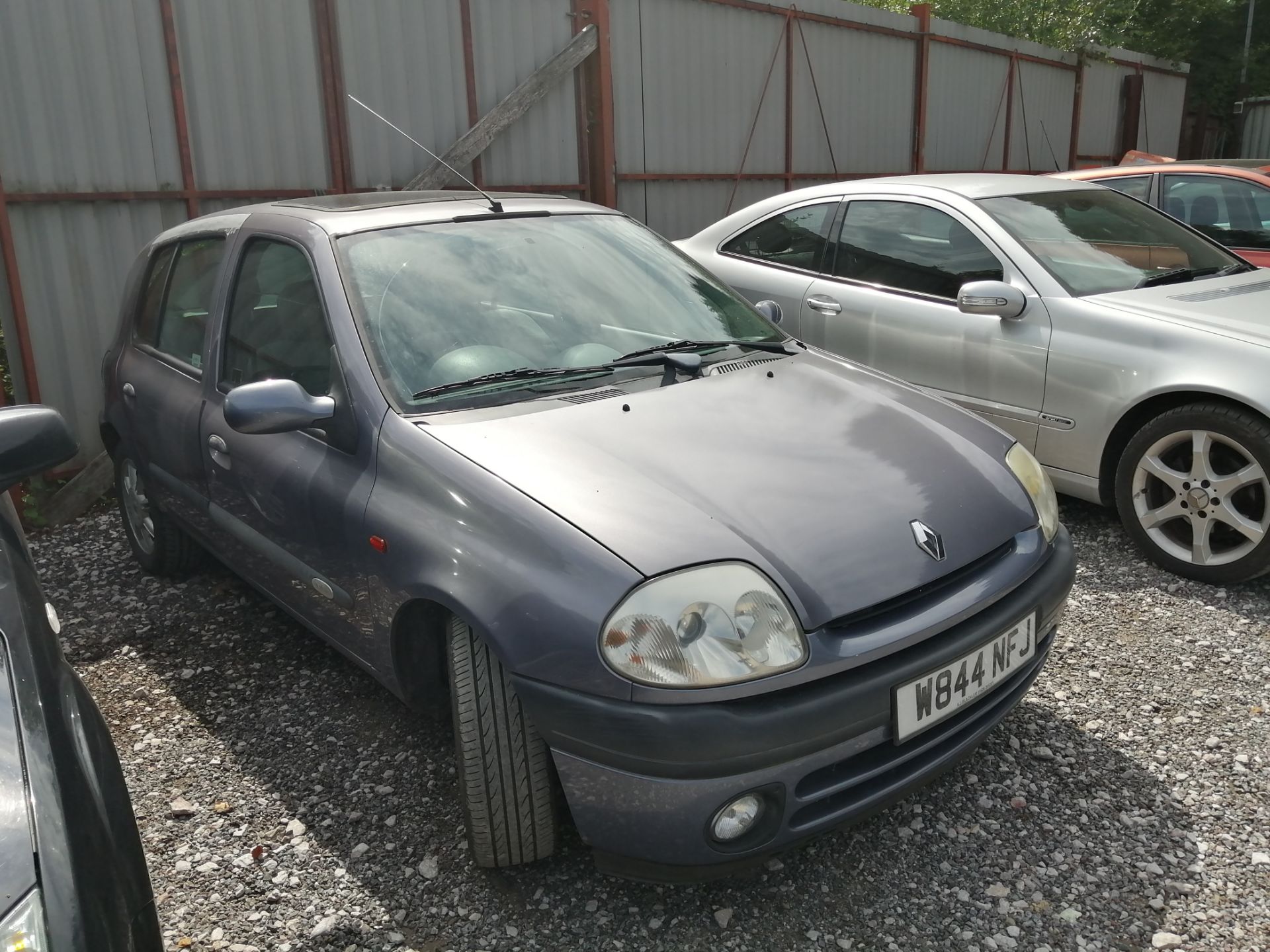 00/W RENAULT CLIO INITIALE - 1598cc 5dr Hatchback (Blue, 81k) - Image 3 of 7