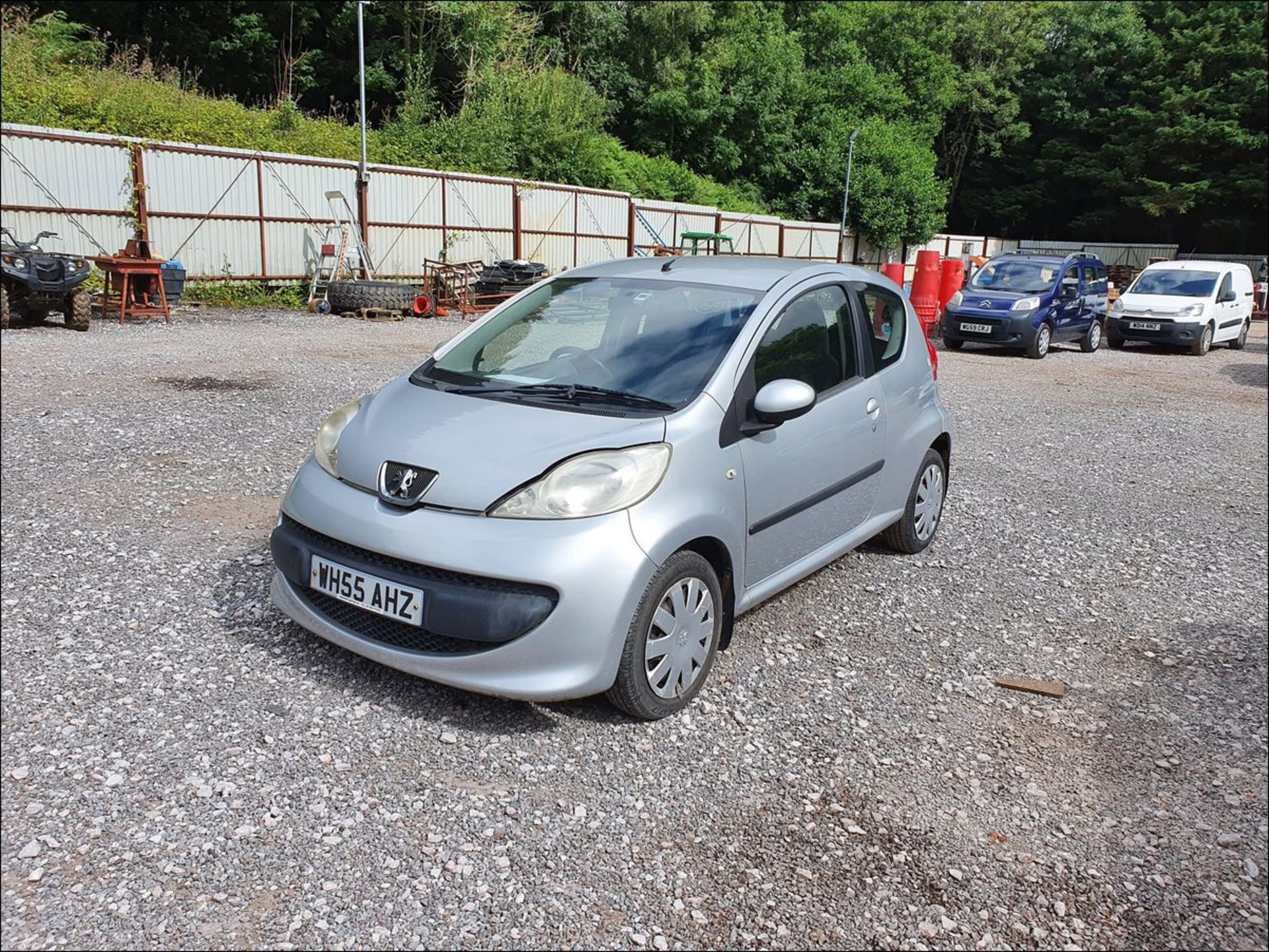 06/55 PEUGEOT 107 URBAN - 998cc 3dr Hatchback (Silver, 62k) - Image 2 of 15