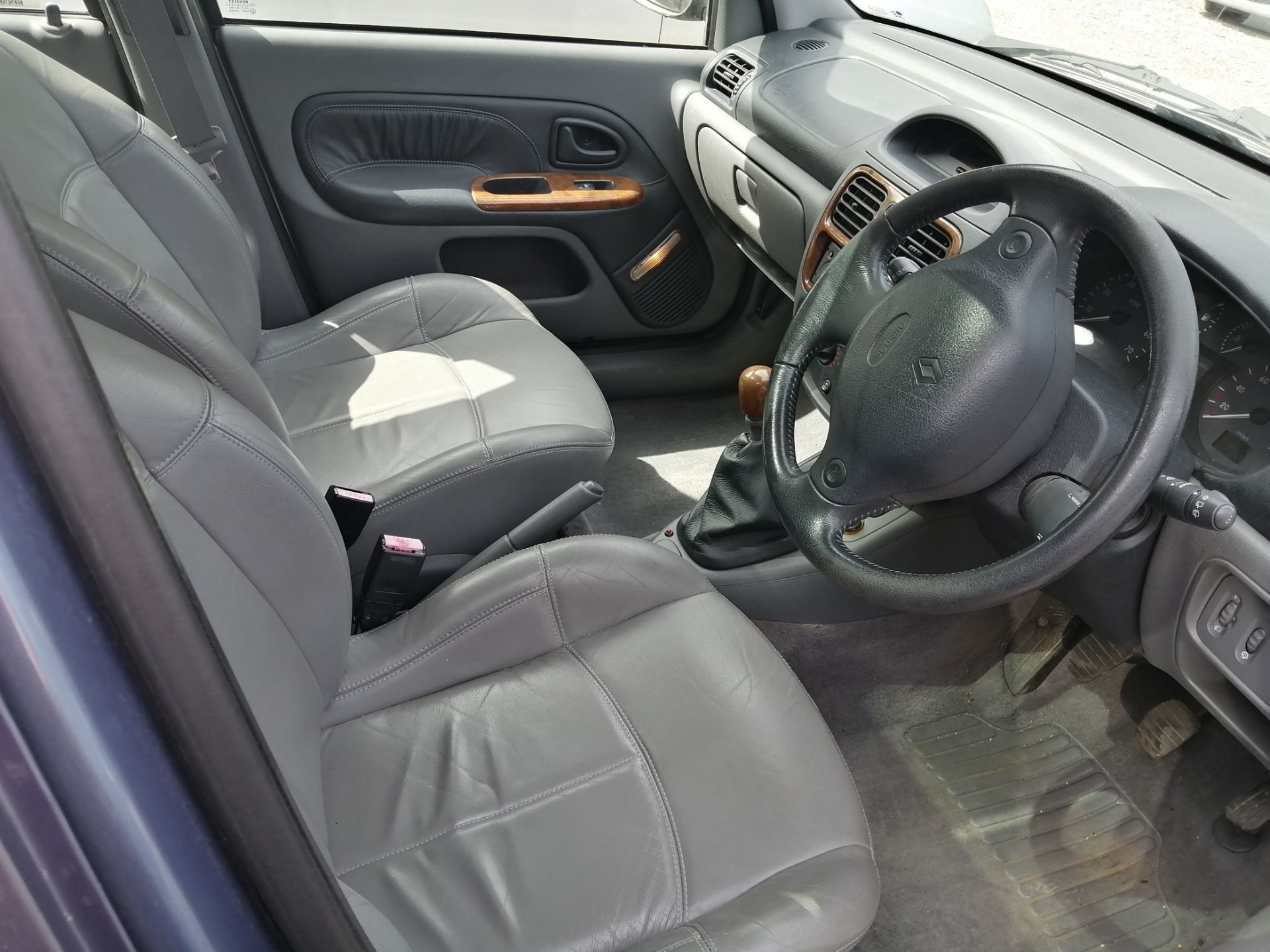 00/W RENAULT CLIO INITIALE - 1598cc 5dr Hatchback (Blue, 81k) - Image 6 of 7