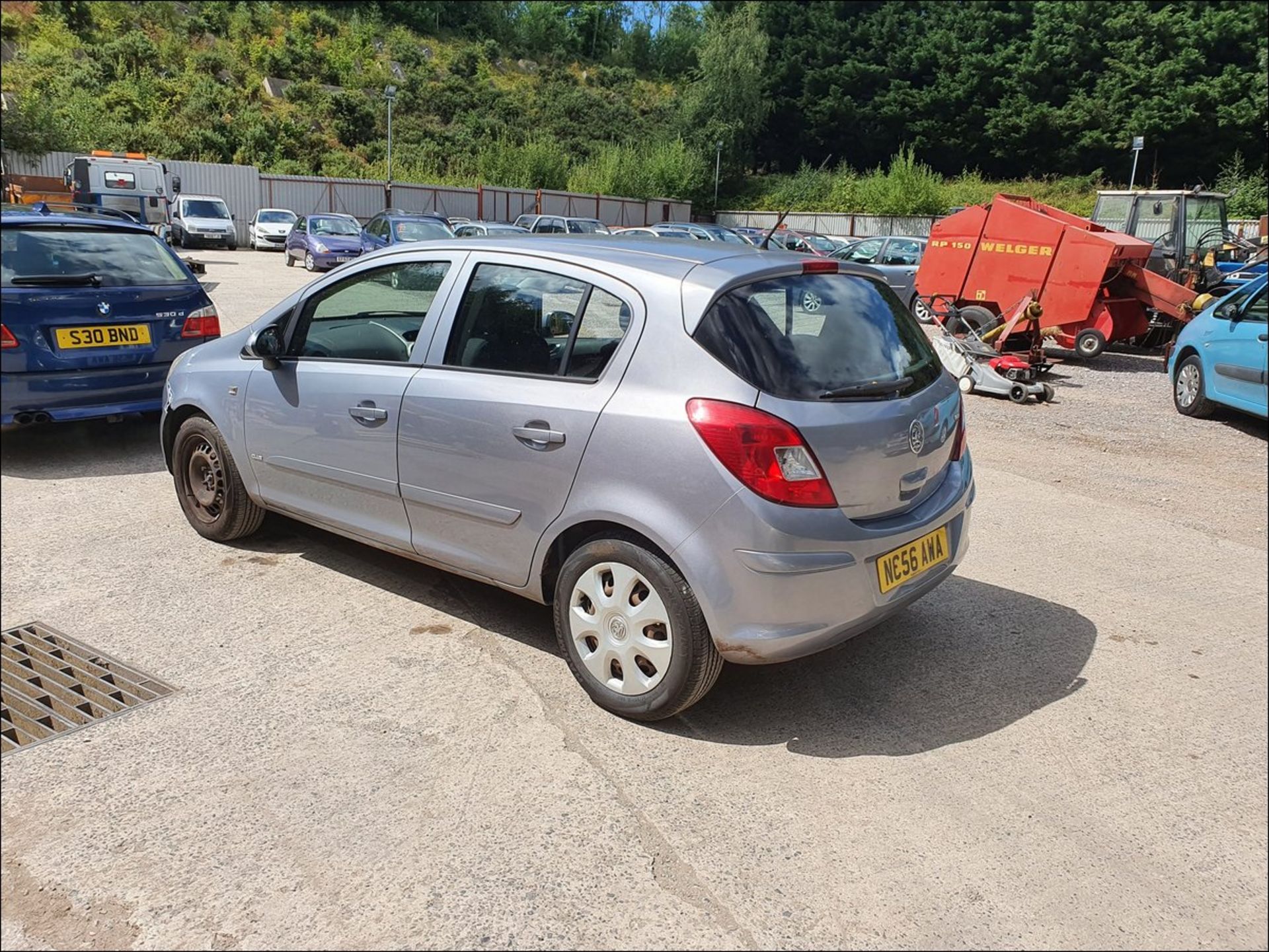 06/56 VAUXHALL CORSA CLUB - 1248cc 5dr Hatchback (Silver, 98k) - Image 10 of 14