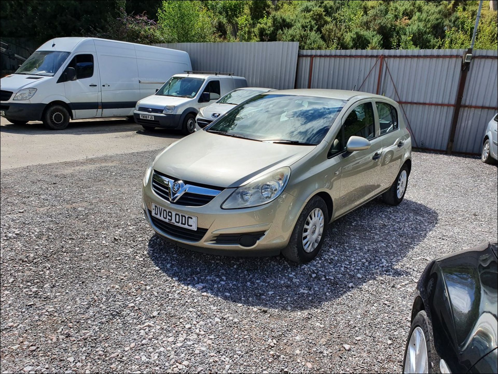 09/09 VAUXHALL CORSA LIFE A/C - 1229cc 5dr Hatchback (Gold, 101k) - Image 3 of 10