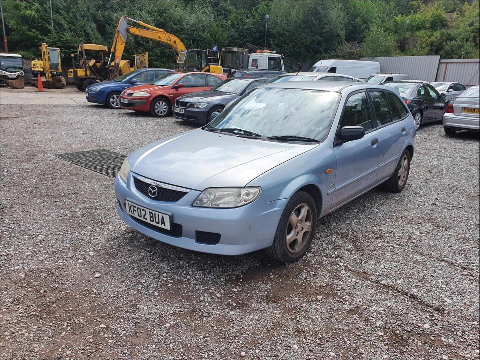 02/02 MAZDA 323F GXI - 1598cc 5dr Hatchback (Blue, 119k) - Image 7 of 12