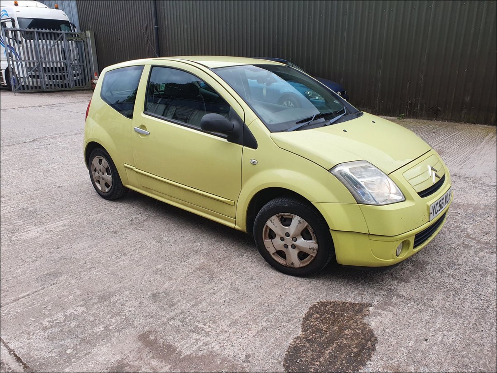 06/56 CITROEN C2 SX - 1360cc 3dr Hatchback (Yellow, 102k) - Image 2 of 9