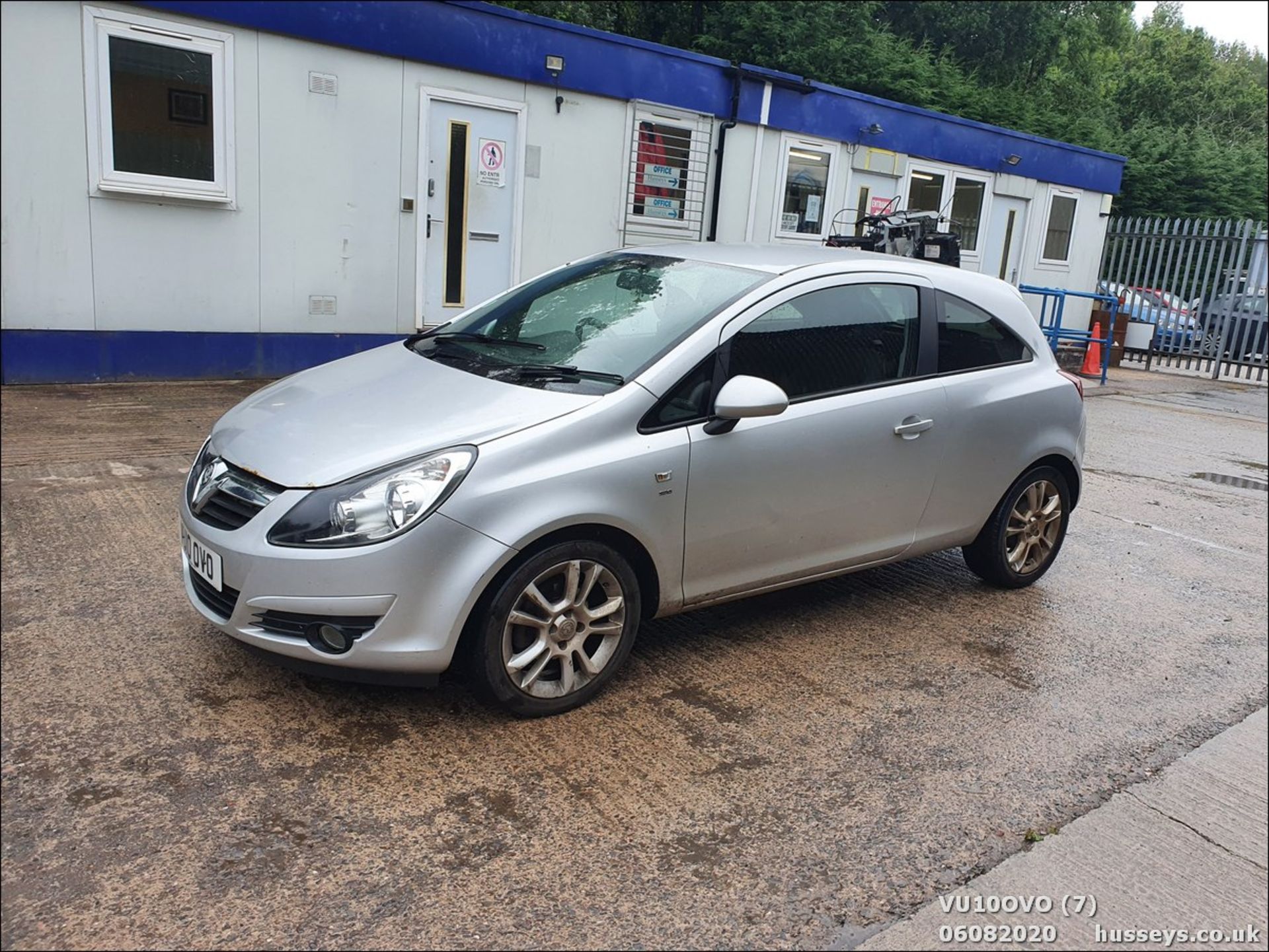 10/10 VAUXHALL CORSA SXI - 1229cc 3dr Hatchback (Silver, 114k) - Image 7 of 14