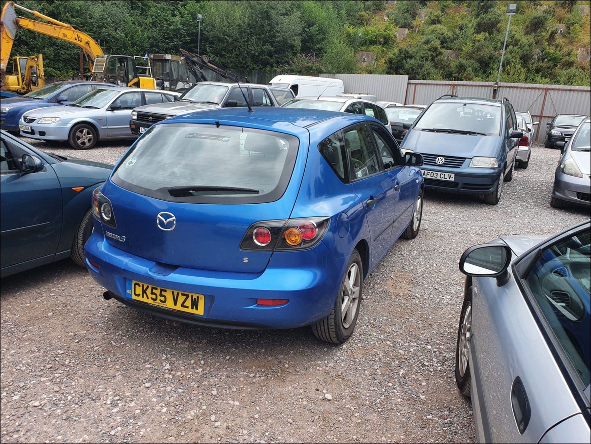 05/55 MAZDA 3 S - 1598cc 5dr Hatchback (Blue, 115k) - Image 5 of 11