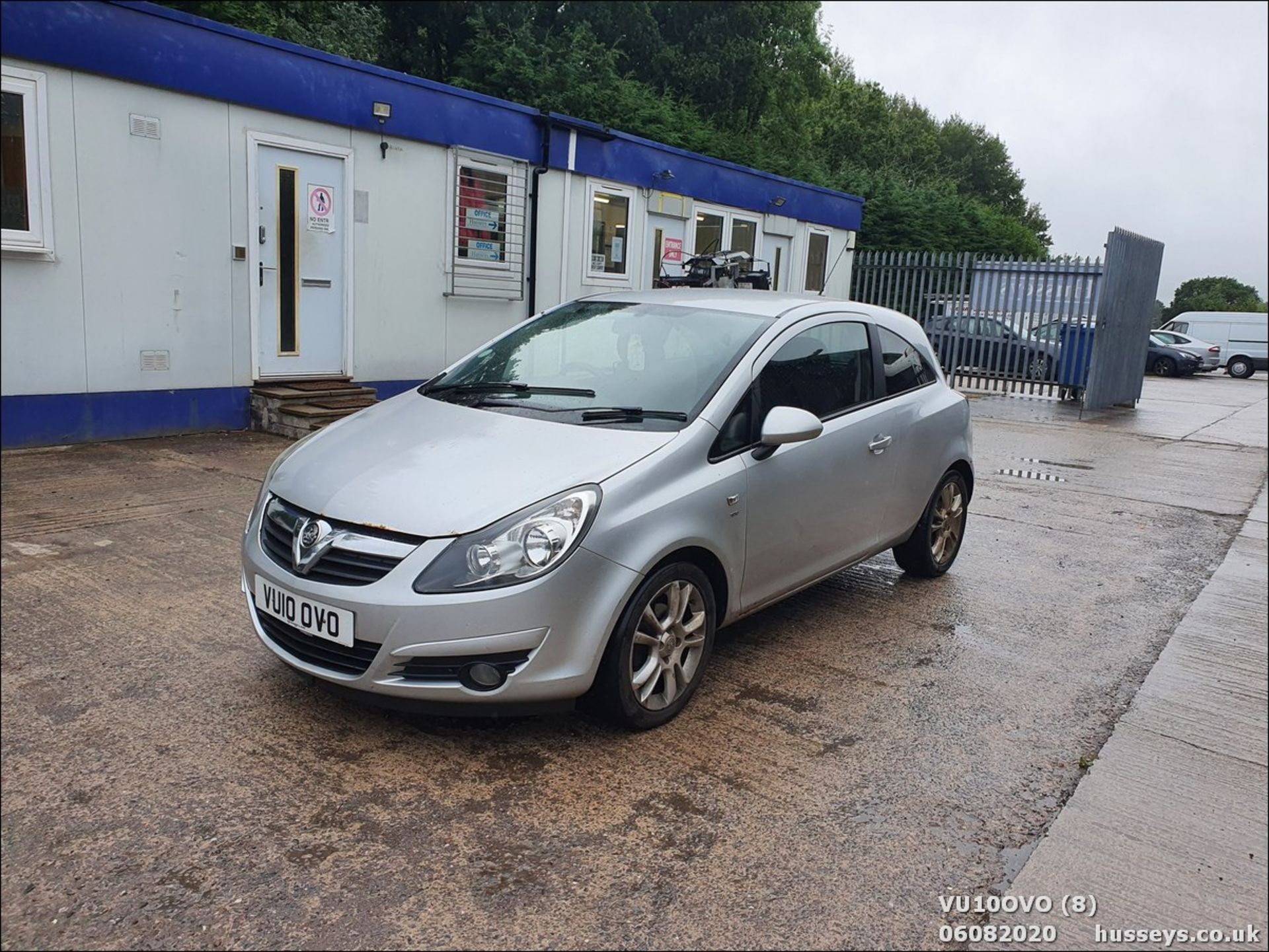 10/10 VAUXHALL CORSA SXI - 1229cc 3dr Hatchback (Silver, 114k) - Image 8 of 14