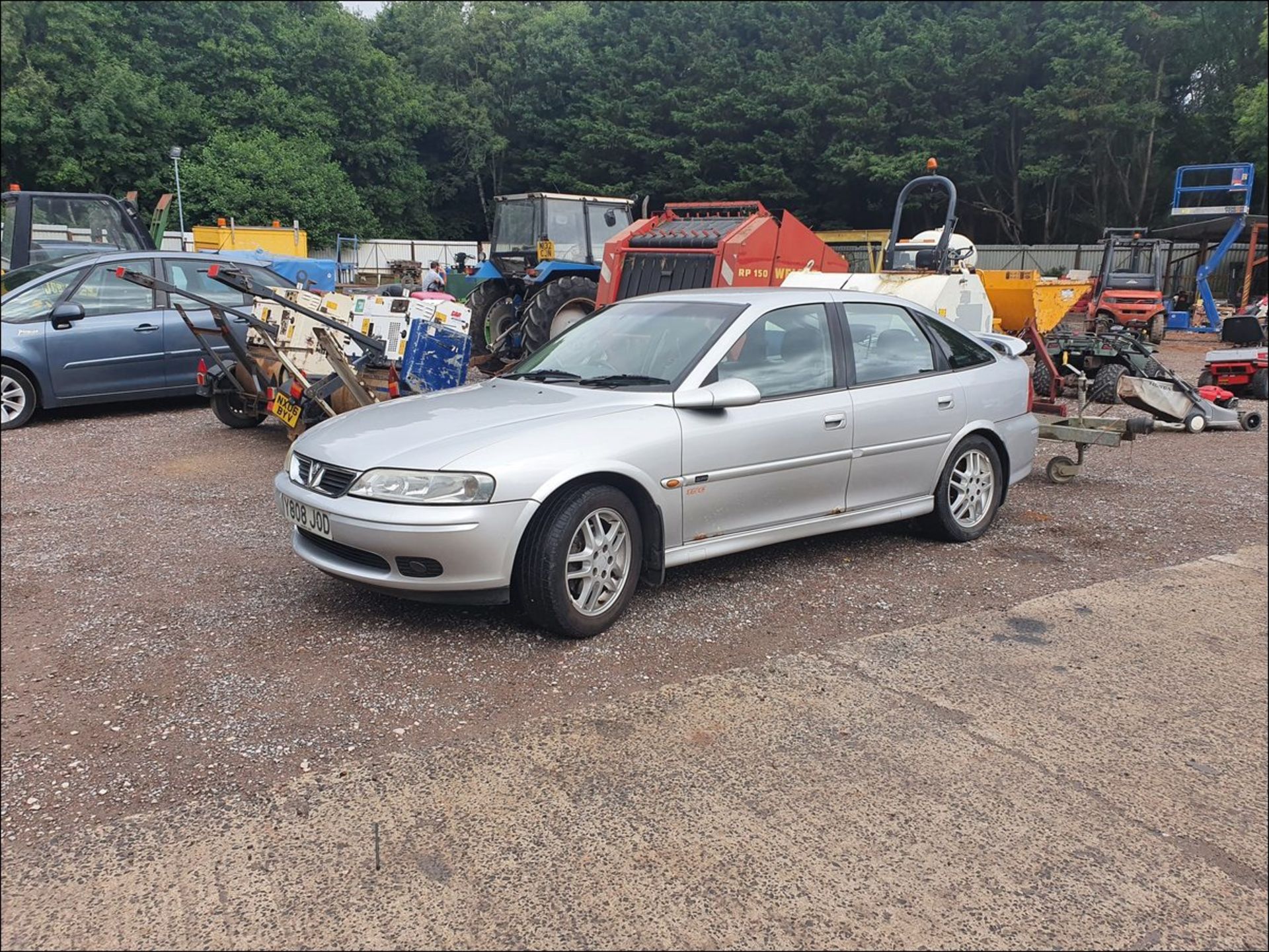 01/Y VAUXHALL VECTRA SRI 150 - 2198cc 5dr Hatchback (Silver, 91k) - Image 2 of 10