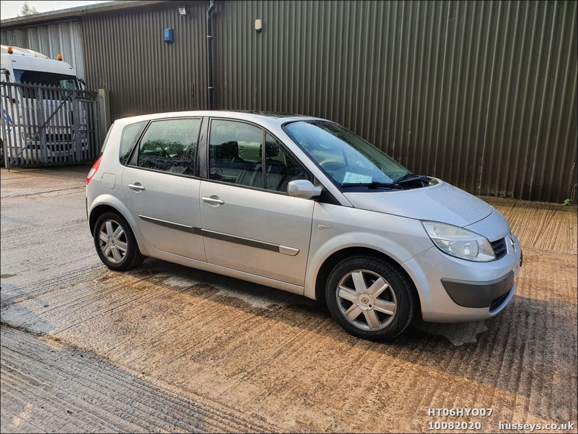 06/06 RENAULT SCENIC DYNAMIQUE VVT - 1598cc 5dr MPV (Silver, 91k) - Image 7 of 12