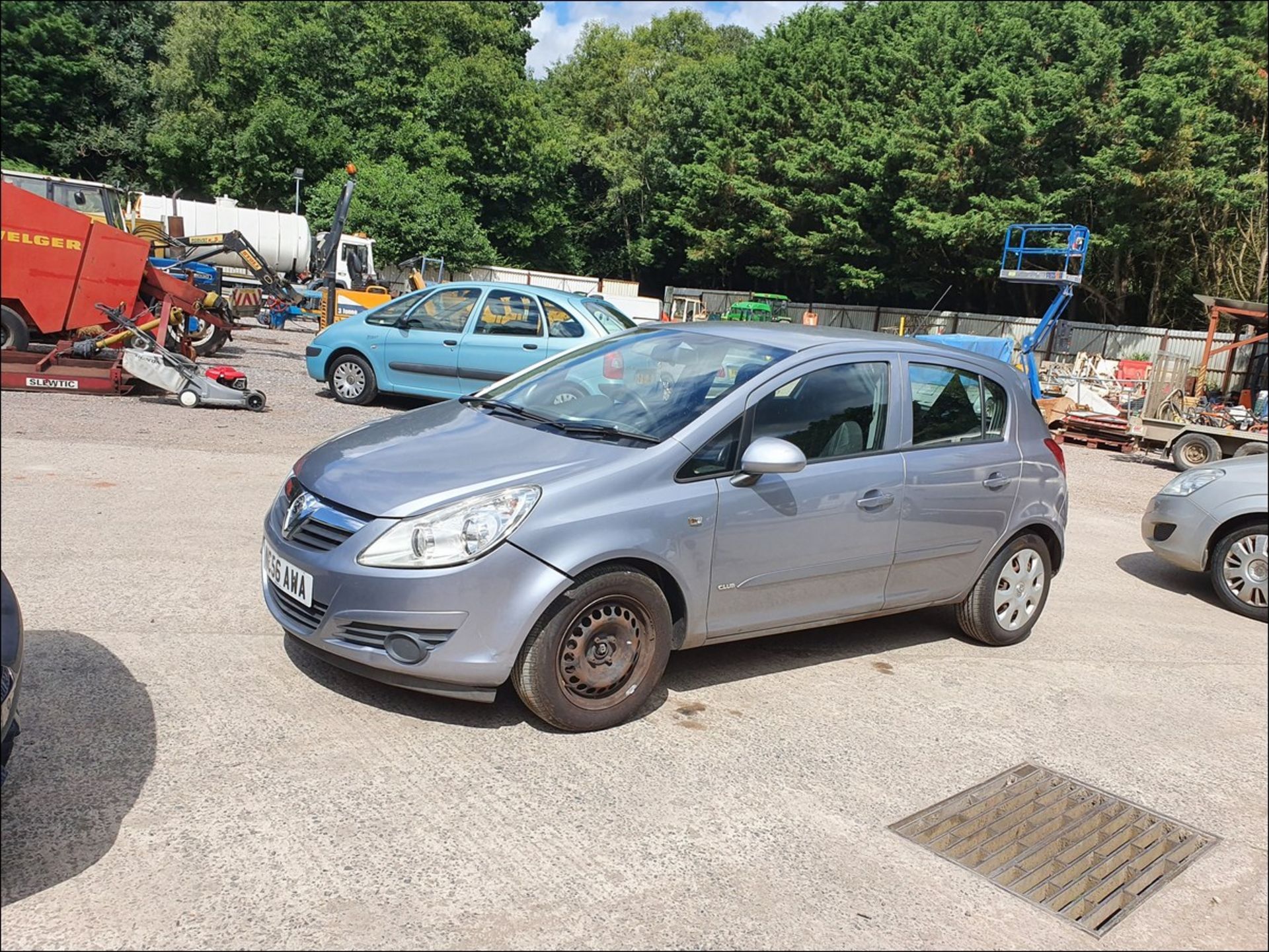 06/56 VAUXHALL CORSA CLUB - 1248cc 5dr Hatchback (Silver, 98k) - Image 8 of 14