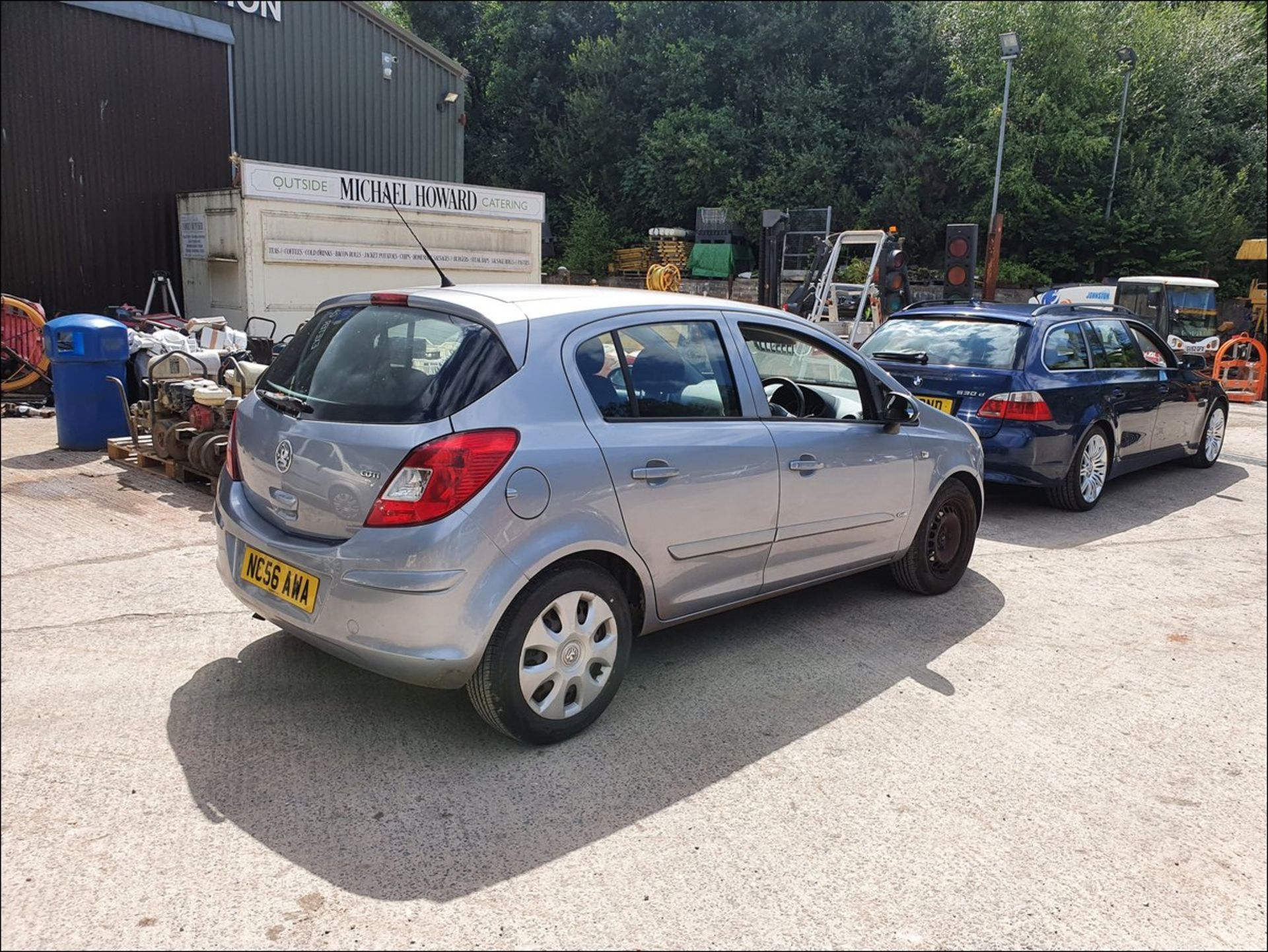 06/56 VAUXHALL CORSA CLUB - 1248cc 5dr Hatchback (Silver, 98k) - Image 12 of 14