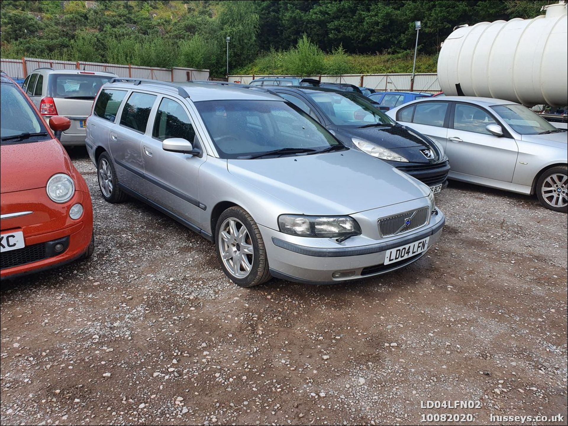 04/04 VOLVO V70 D5 SE - 2401cc 5dr Estate (Silver, 179k) - Image 2 of 12