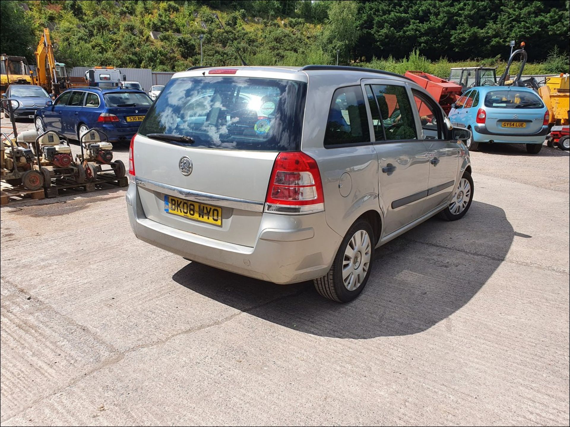 08/08 VAUXHALL ZAFIRA LIFE - 1598cc 5dr MPV (Beige, 86k) - Image 4 of 10