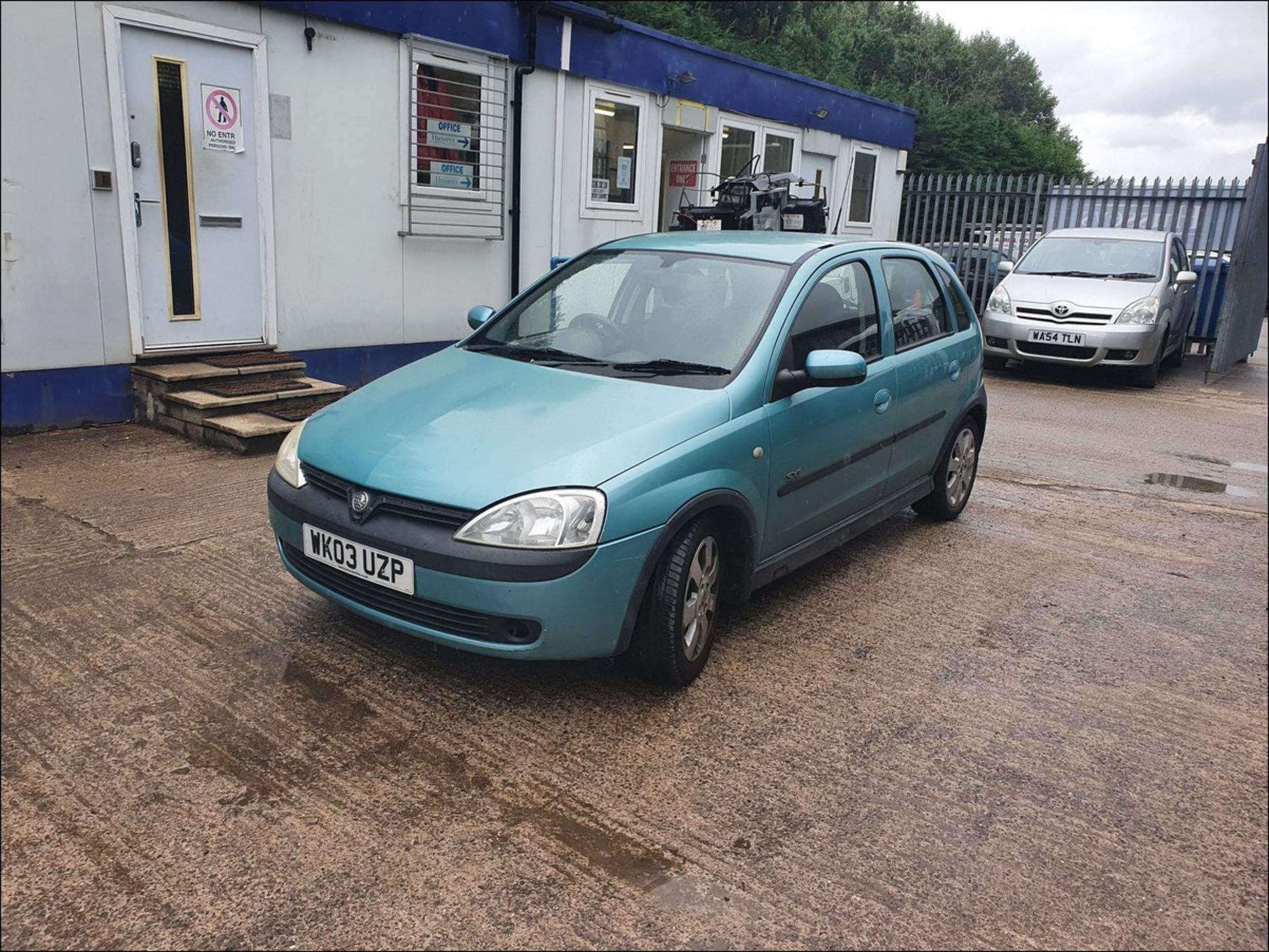 03/03 VAUXHALL CORSA SXI 16V - 1199cc 5dr Hatchback (Green, 123k) - Image 3 of 10