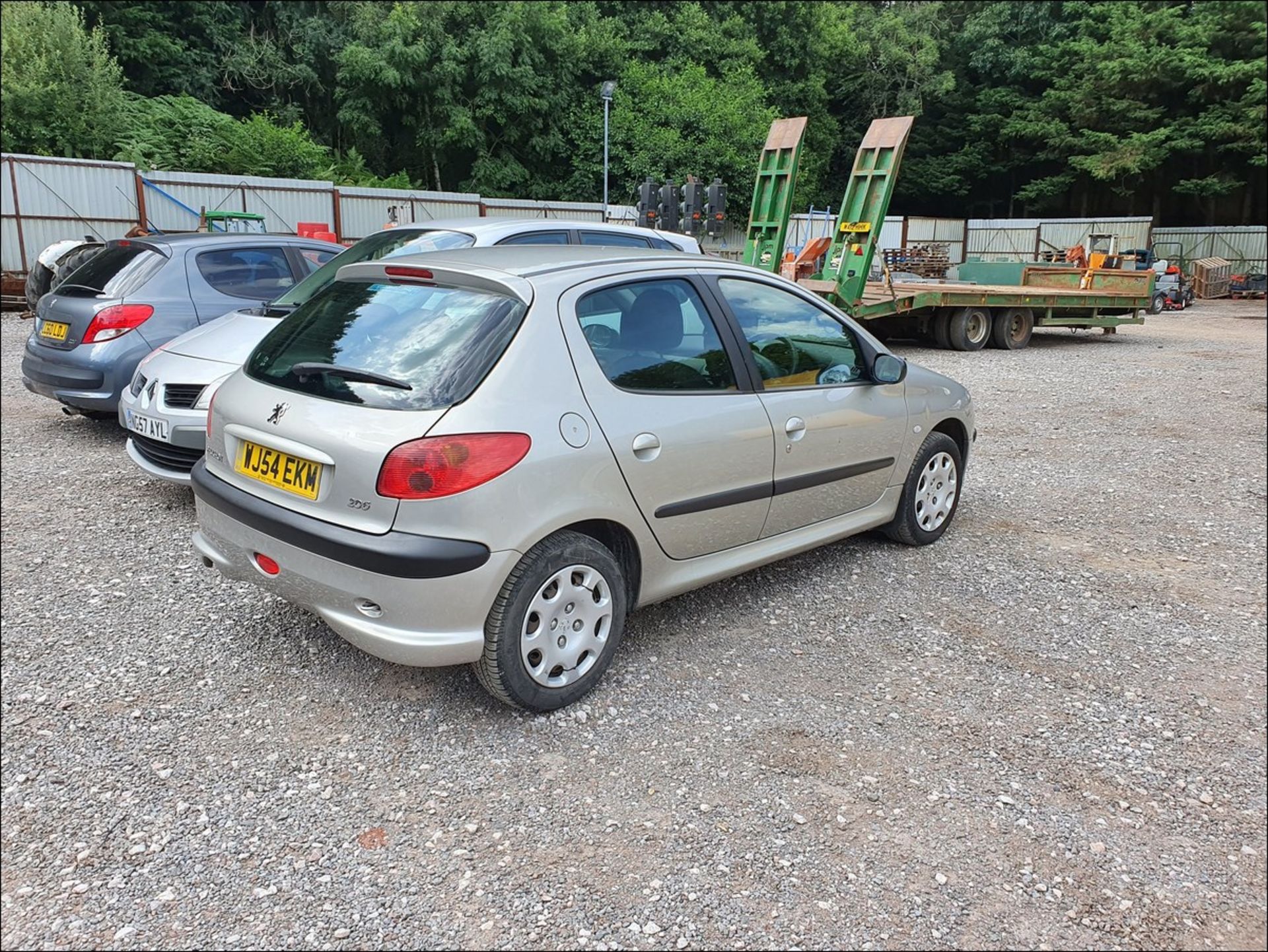 04/54 PEUGEOT 206 S - 1360cc 5dr Hatchback (Grey, 38k) - Image 2 of 10