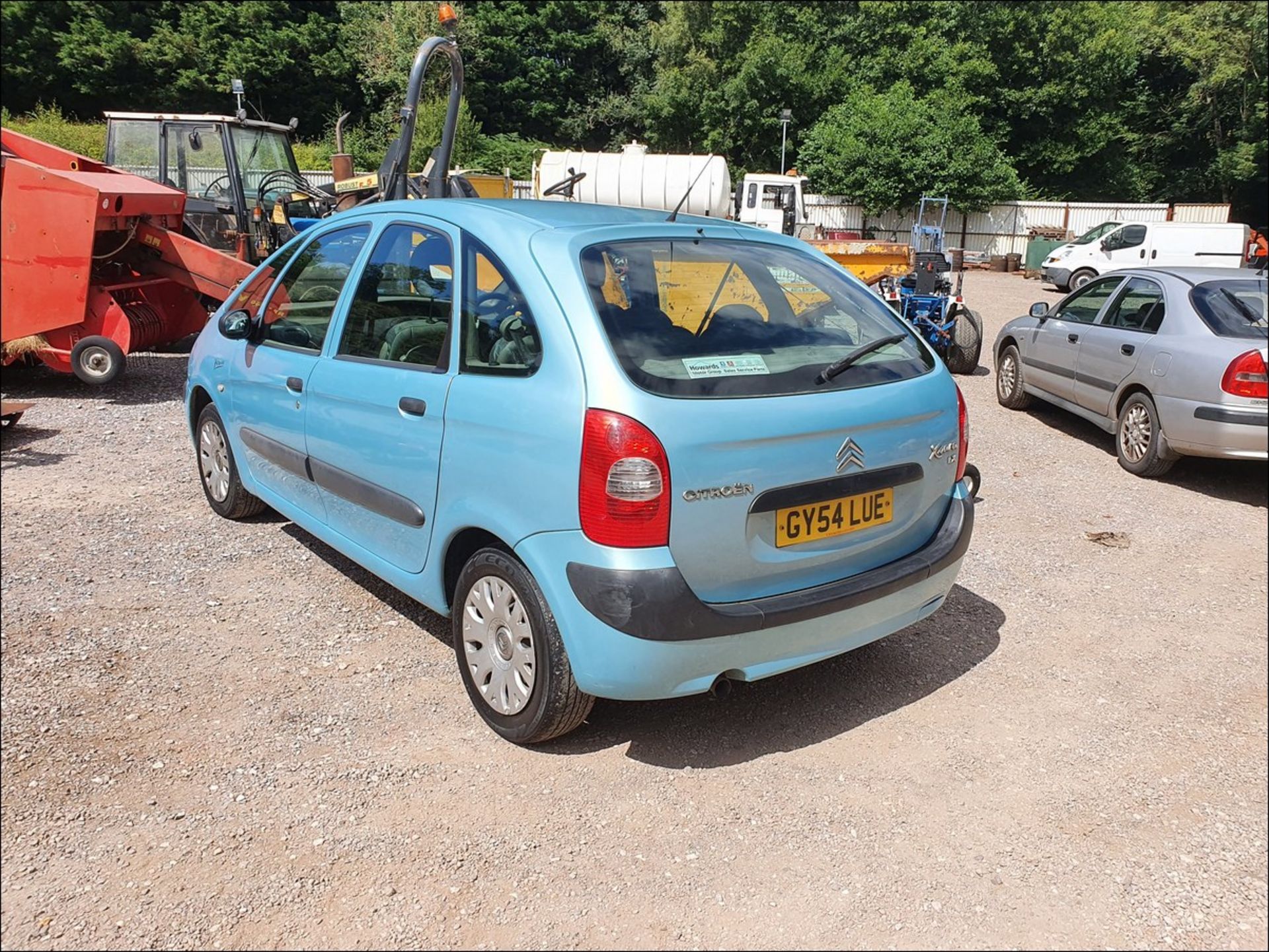 04/54 CITROEN XSARA PICASSO LX 8V - 1587cc 5dr MPV (Blue, 129k) - Image 8 of 9