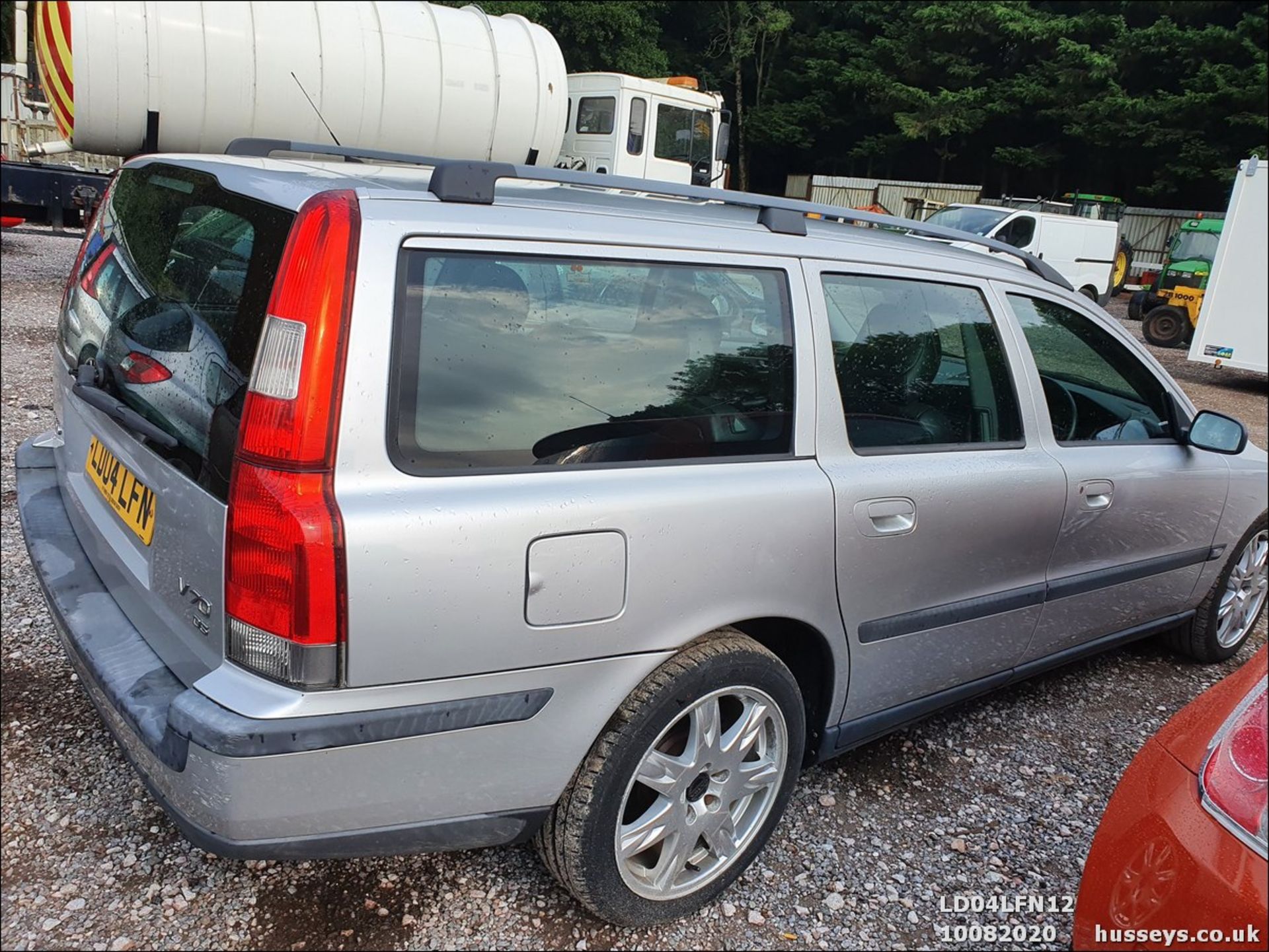 04/04 VOLVO V70 D5 SE - 2401cc 5dr Estate (Silver, 179k) - Image 12 of 12