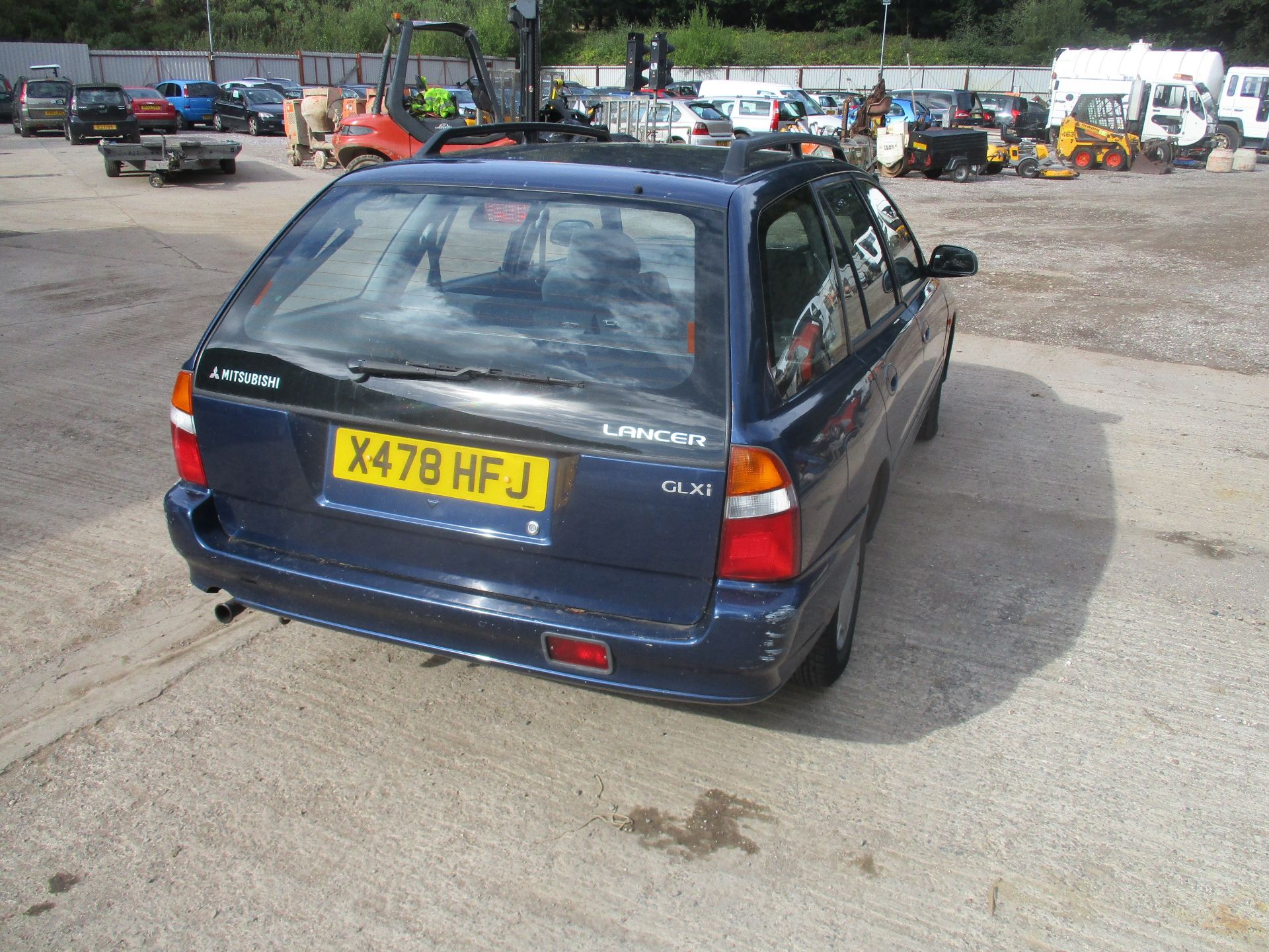 2001 MITSUBISHI LANCER GLXI - 1597cc 5dr Estate (Blue, 72k) - Image 3 of 5