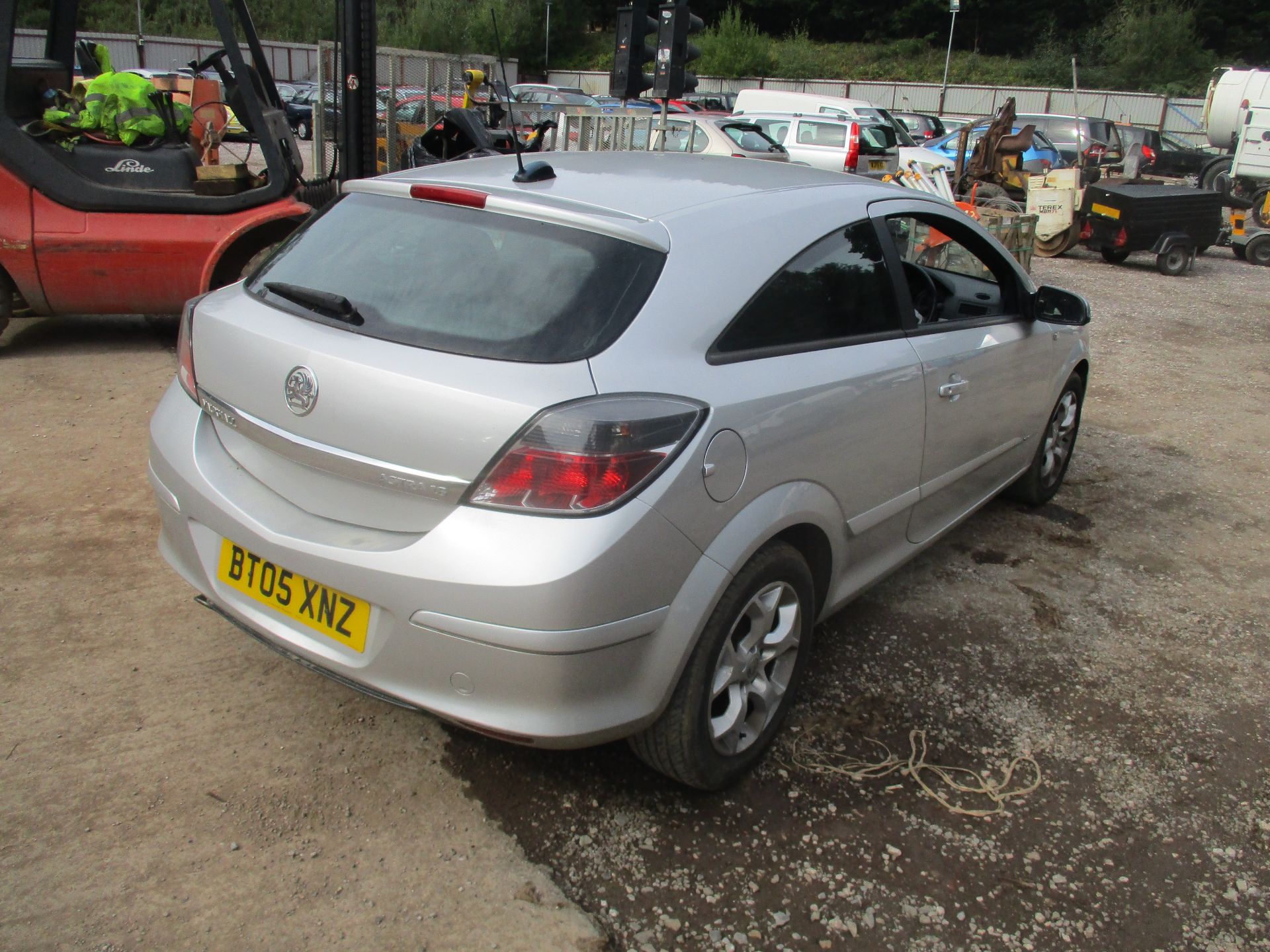 05/05 VAUXHALL ASTRA SXI - 1598cc 3dr Hatchback (Silver, 123k) - Image 3 of 5