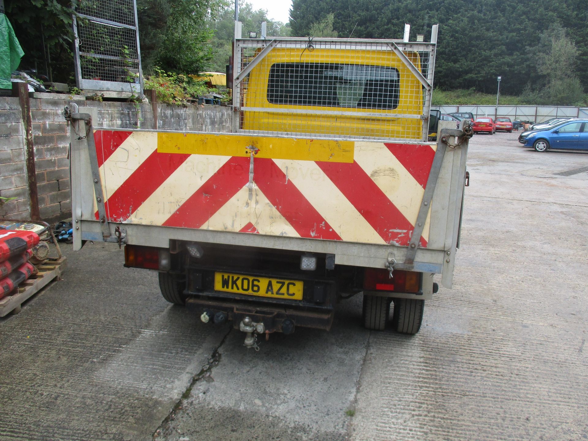 06/06 IVECO DAILY 35C12 SWD - 2300cc 2.dr Tipper (Yellow, 86k) - Image 5 of 5