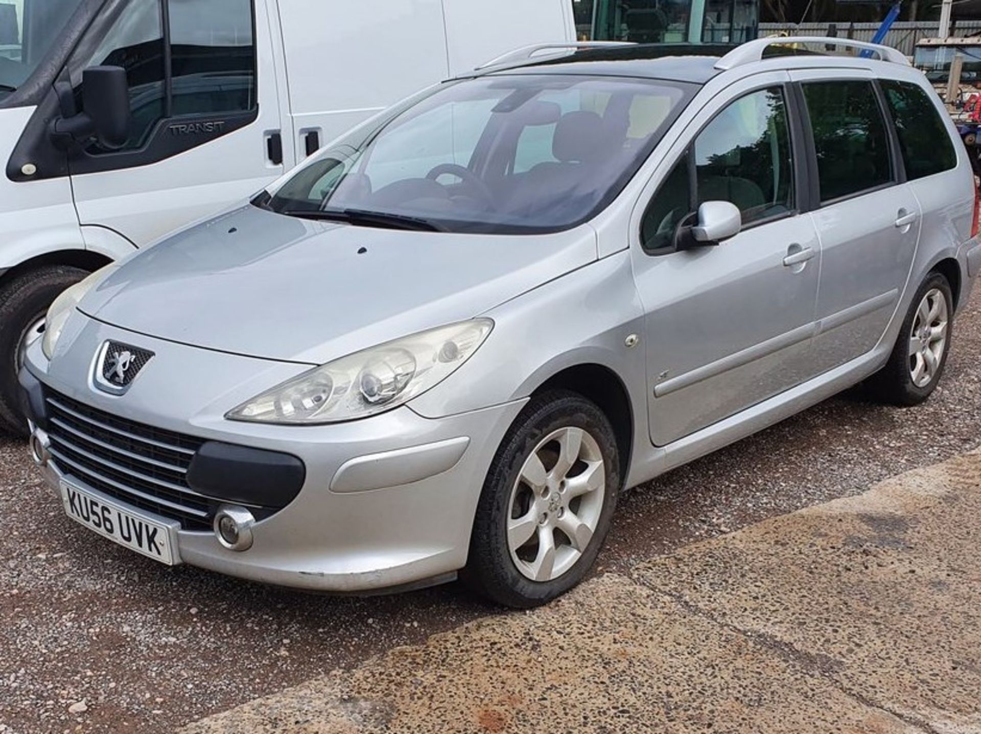 06/56 PEUGEOT 307 SW SE HDI 110 - 1560cc 5dr Estate (Silver, 133k)