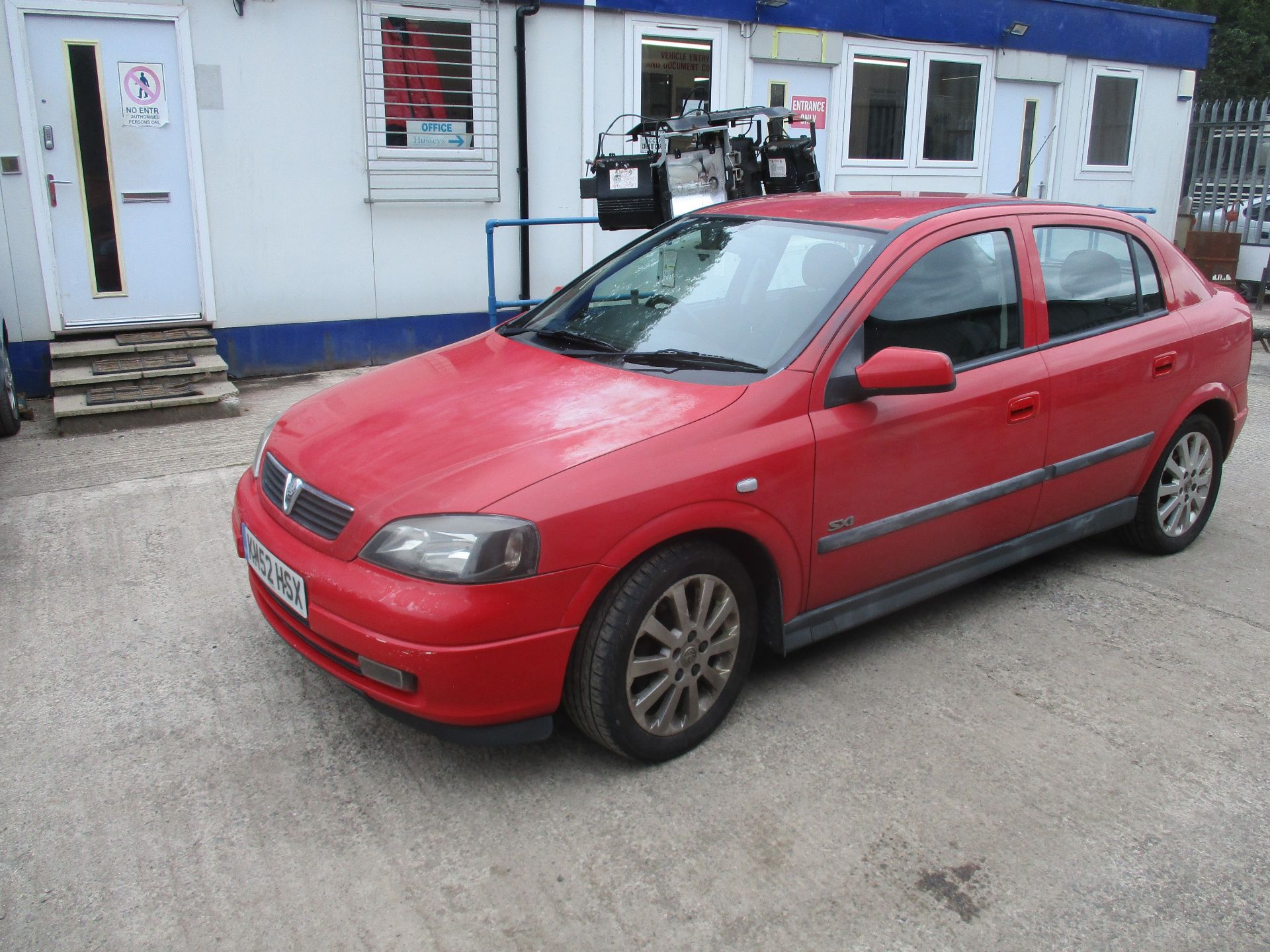 02/52 VAUXHALL ASTRA SXI DTI 16V - 1995cc 5dr Hatchback (Red, 168k) - Image 2 of 5