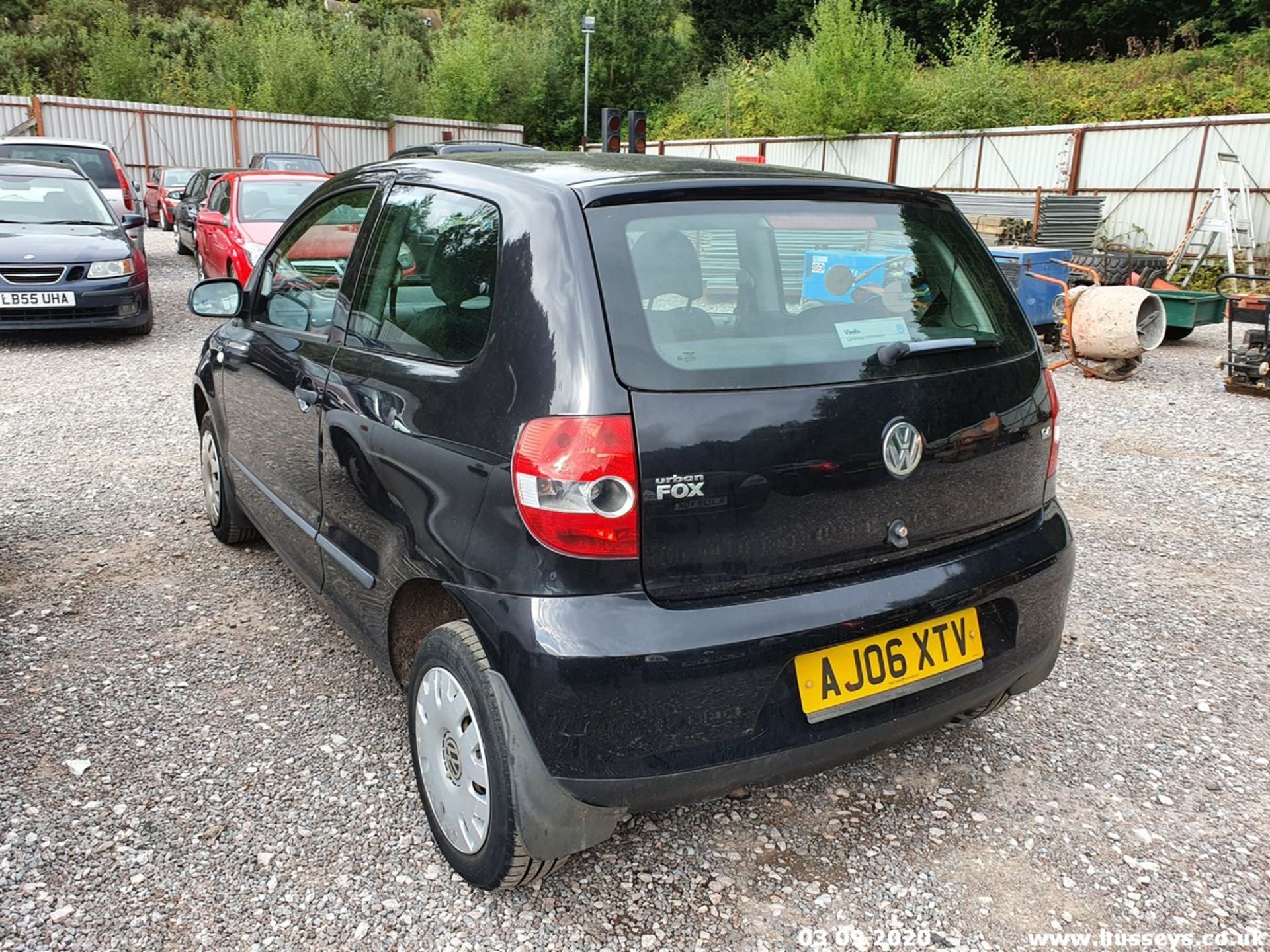 06/06 VOLKSWAGEN URBAN FOX 75 - 1390cc 3dr Hatchback (Black, 134k) - Image 7 of 11