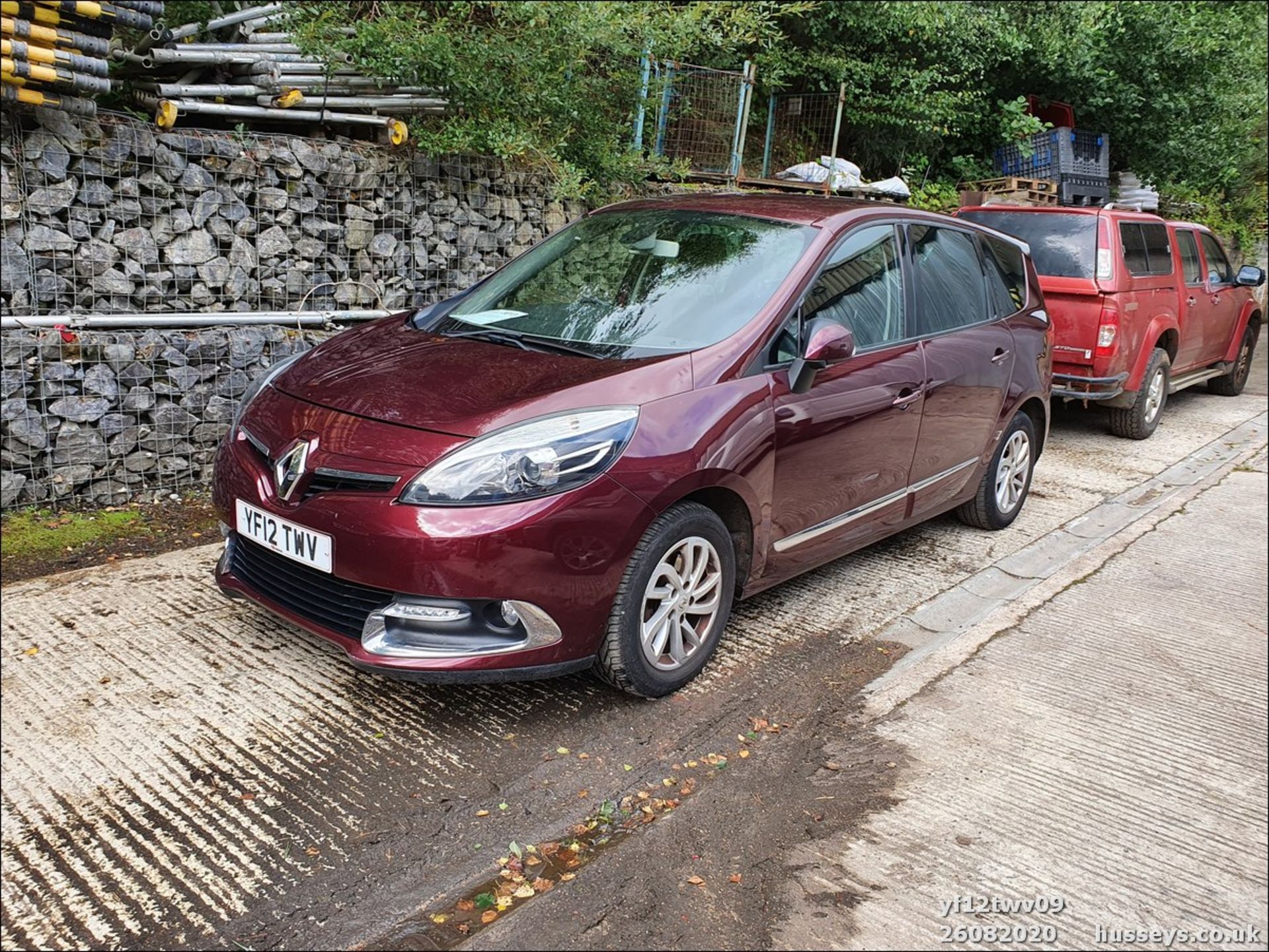12/12 RENAULT G SCENIC D-QUE TT ENERGY - 1598cc 5dr MPV (Red, 129k) - Image 9 of 10