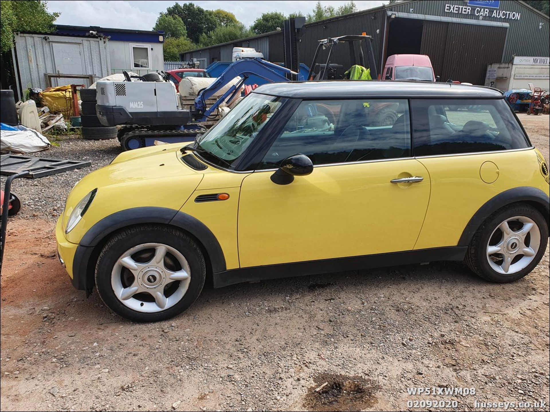 01/51 MINI MINI COOPER - 1598cc 3dr Hatchback (Yellow, 134k) - Image 8 of 13