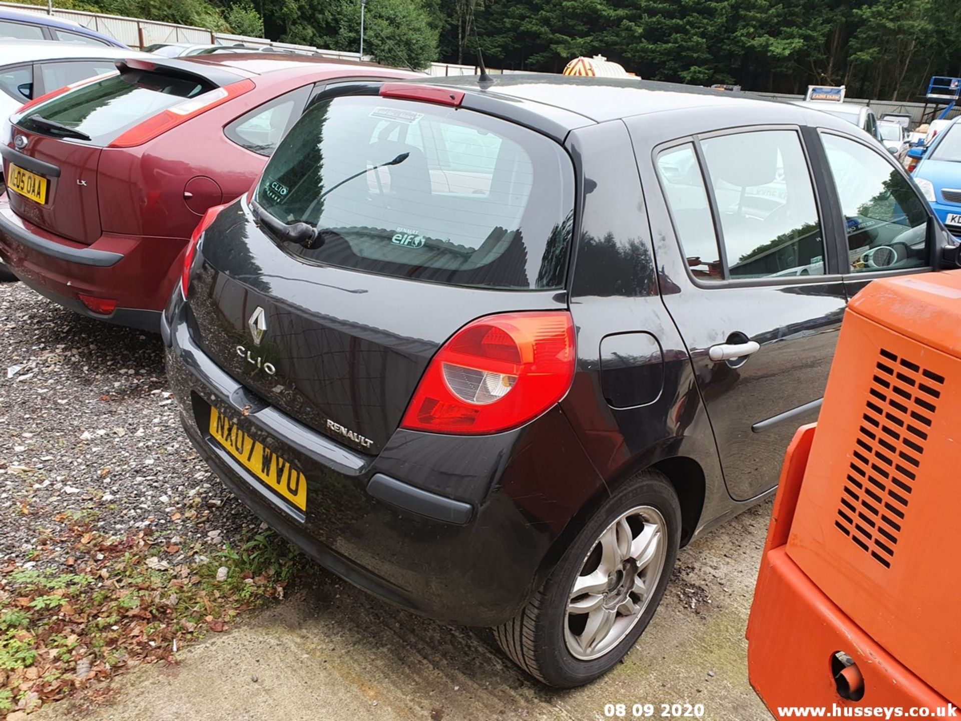 07/07 RENAULT CLIO DYNAMIQUE - 1390cc 5dr Hatchback (Black, 100k) - Image 7 of 9