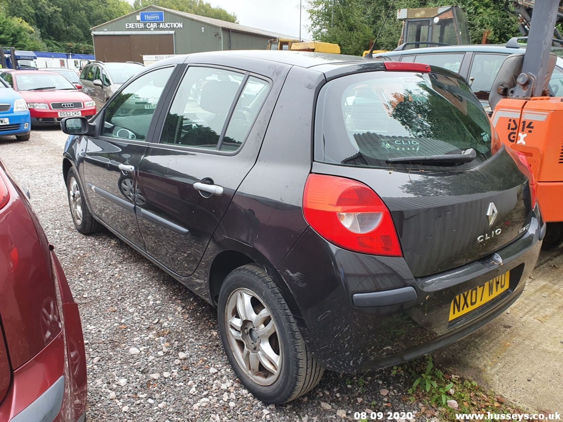 07/07 RENAULT CLIO DYNAMIQUE - 1390cc 5dr Hatchback (Black, 100k) - Image 8 of 9