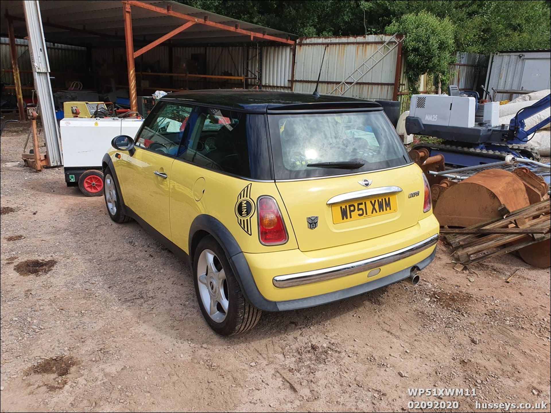 01/51 MINI MINI COOPER - 1598cc 3dr Hatchback (Yellow, 134k) - Image 11 of 13