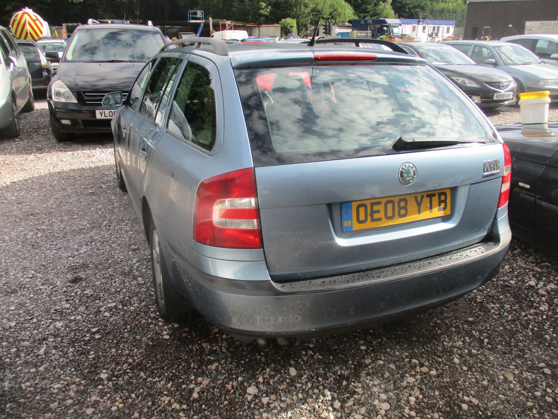 08/08 SKODA OCTAVIA AMBIENTE TDI PD8V - 1896cc 5dr Estate (Grey, 280k) - Image 3 of 5