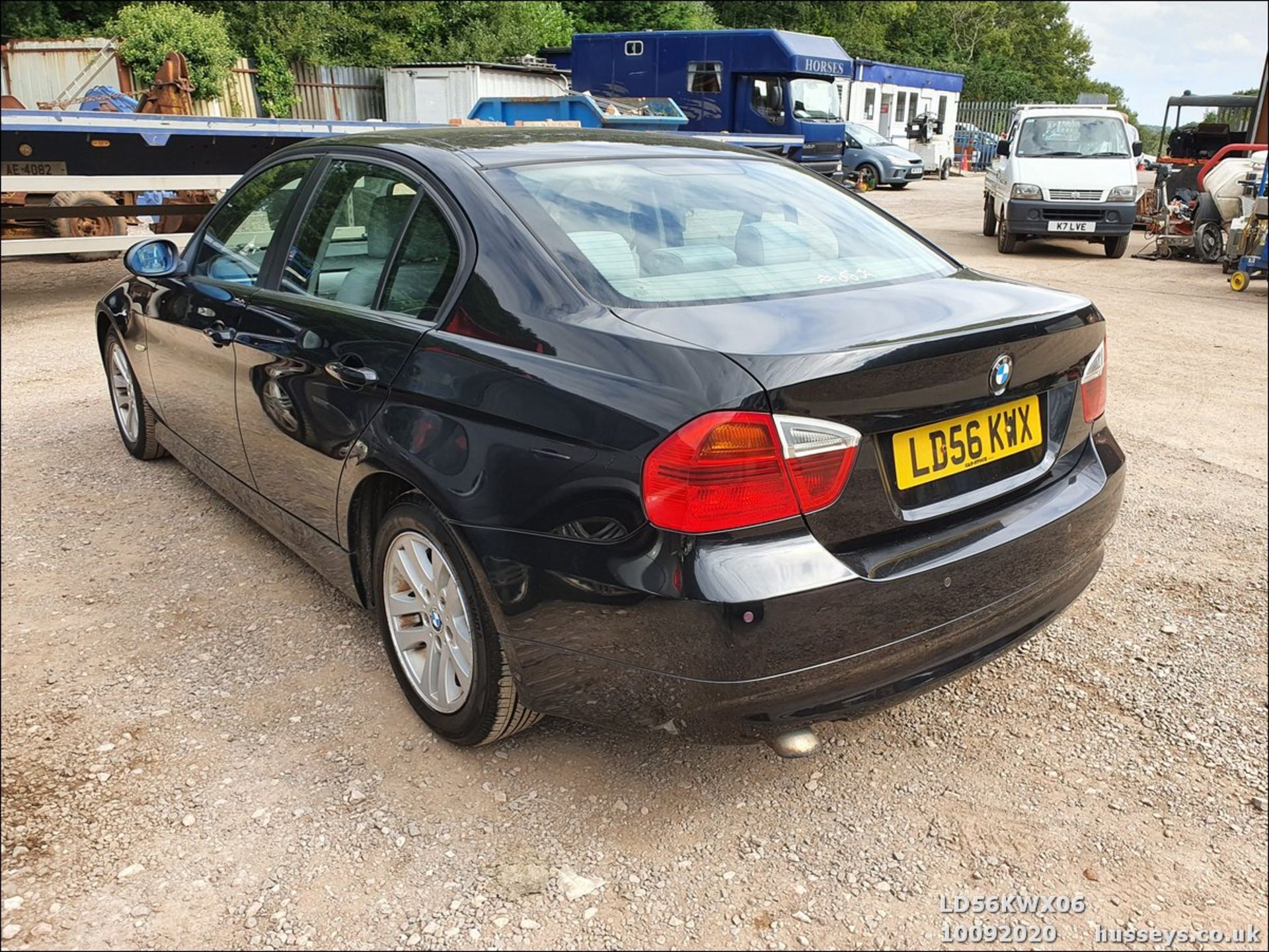 06/56 BMW 320D SE - 1995cc 4dr Saloon (Black, 193k) - Image 6 of 8