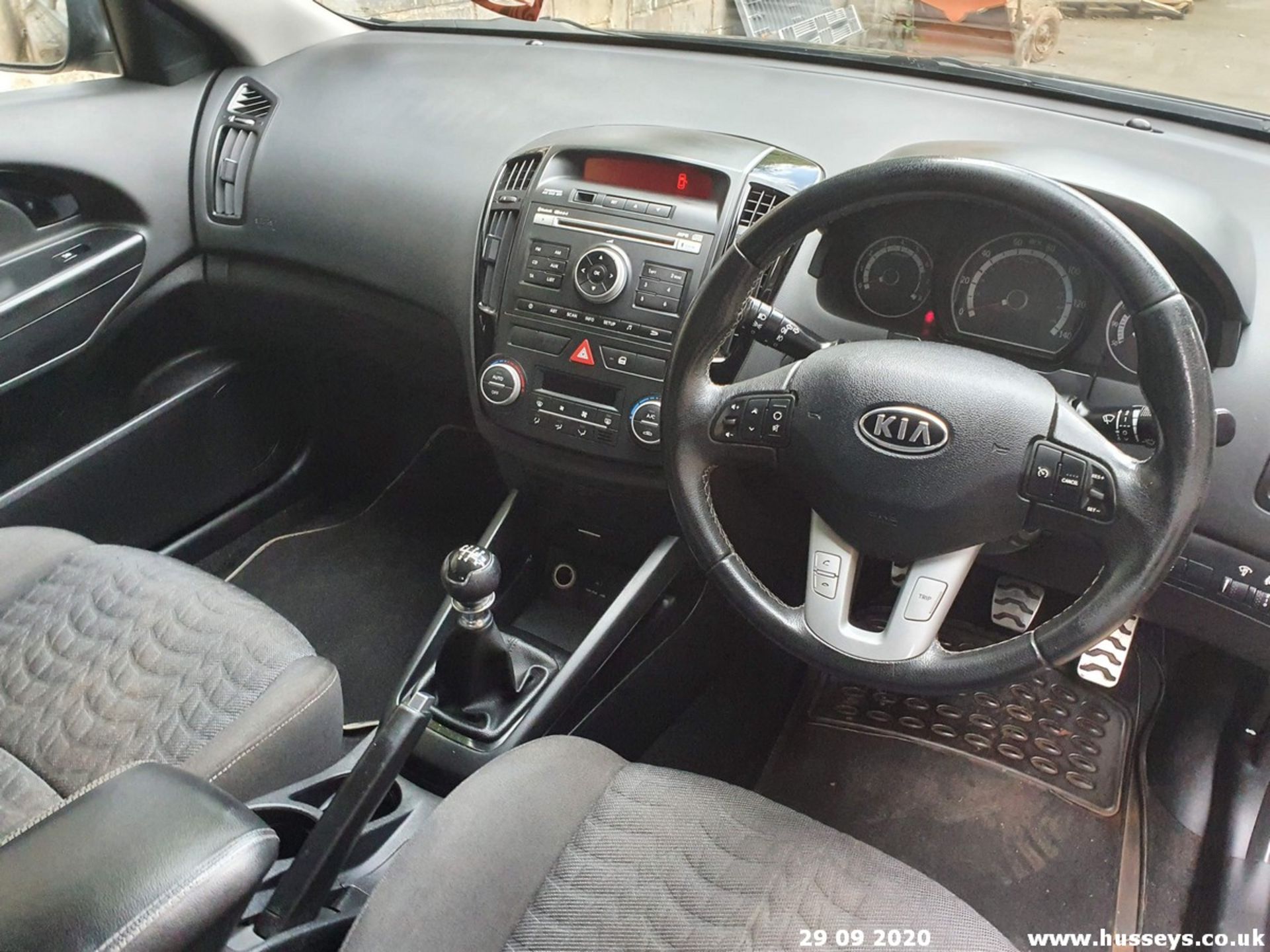 10/10 KIA CEED 3 - 1591cc 5dr Hatchback (Black, 141k) - Image 8 of 10