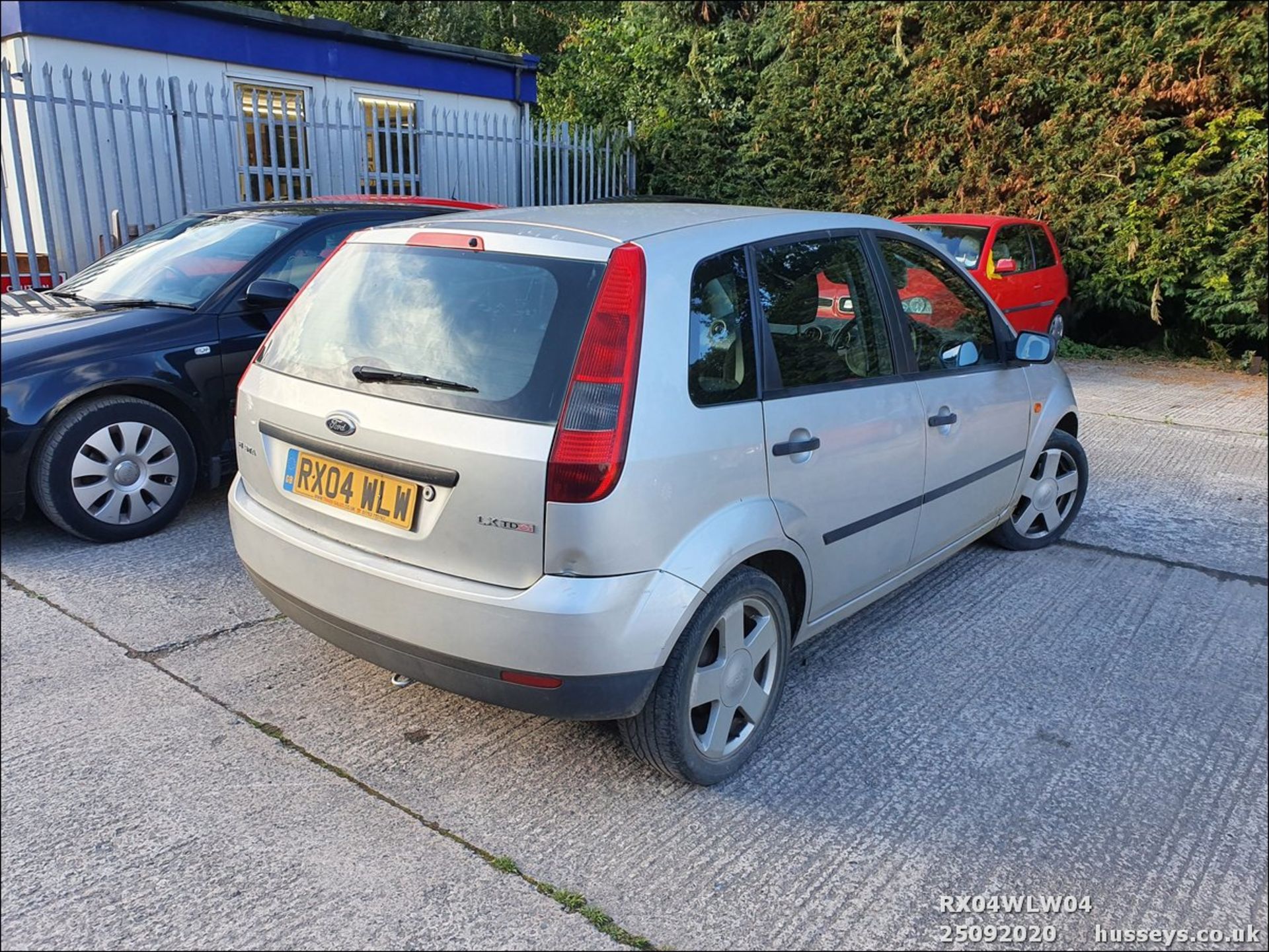 04/04 FORD FIESTA - 1399cc 5dr Hatchback (Grey, 47k) - Image 7 of 9