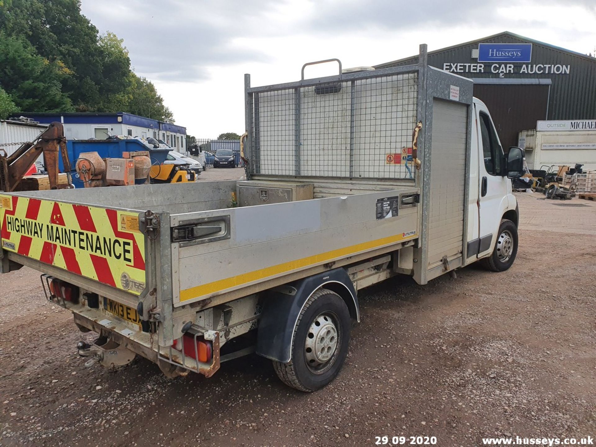 13/13 PEUGEOT BOXER 335 L2S HDI - 2198cc 2dr Tipper (White, 117k) - Image 4 of 10