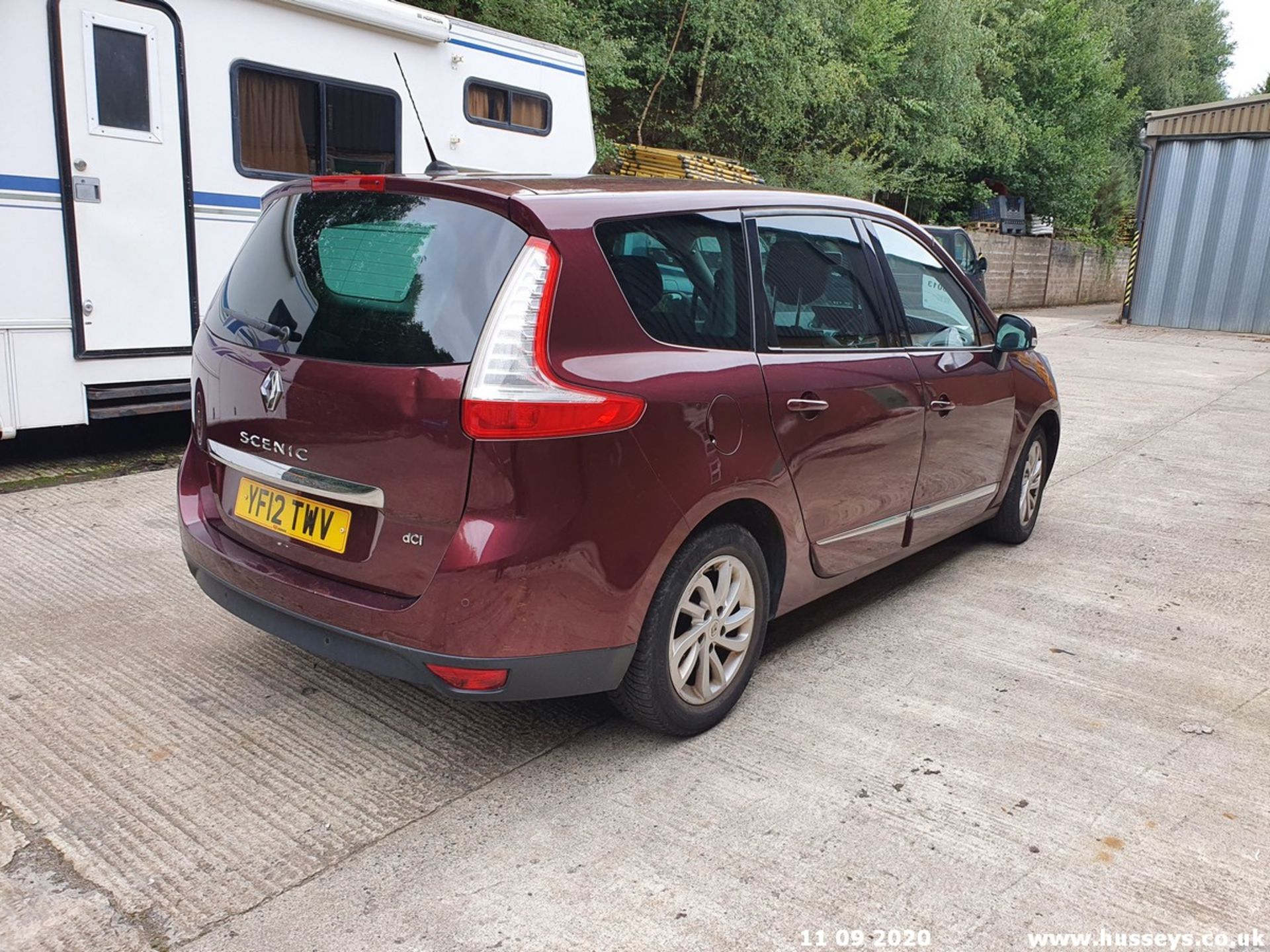 12/12 RENAULT G SCENIC D-QUE TT ENERGY - 1598cc 5dr MPV (Red, 129k) - Image 3 of 14