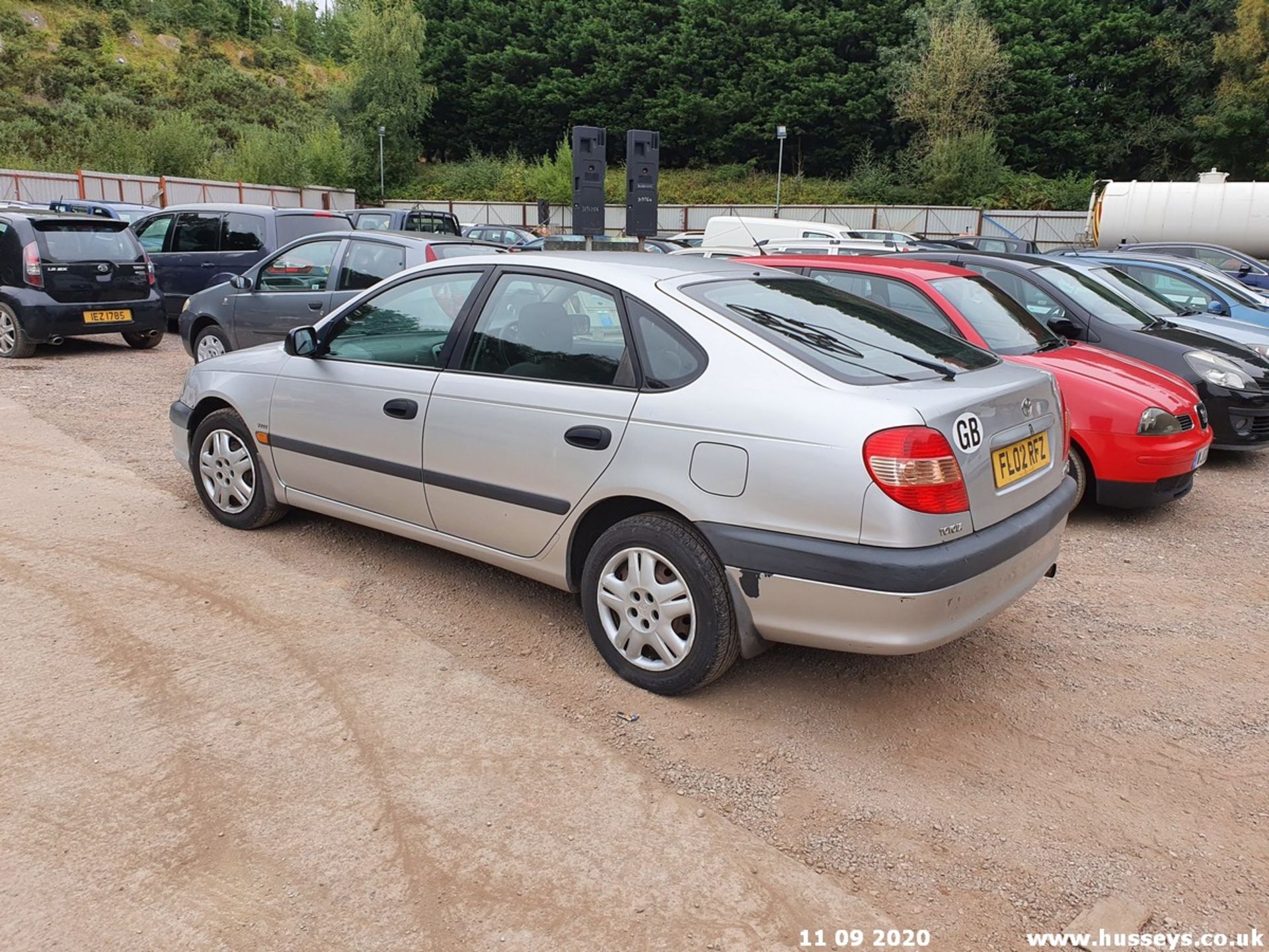 02/02 TOYOTA AVENSIS GS VVT-I AUTO - 1794cc 5dr Hatchback (Silver, 88k) - Image 5 of 13