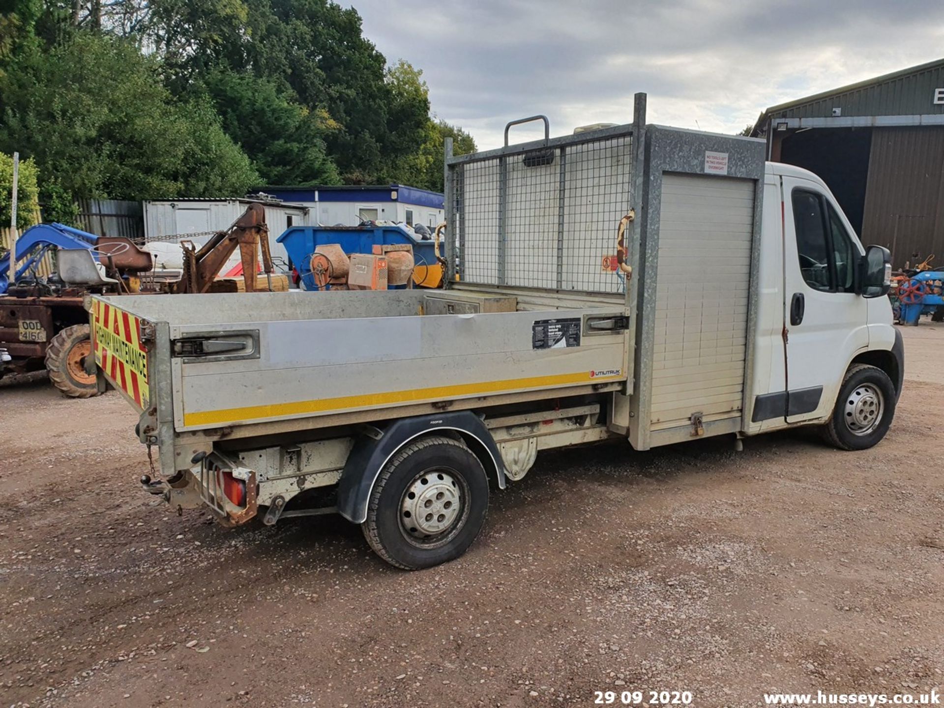 13/13 PEUGEOT BOXER 335 L2S HDI - 2198cc 2dr Tipper (White, 117k) - Image 3 of 10