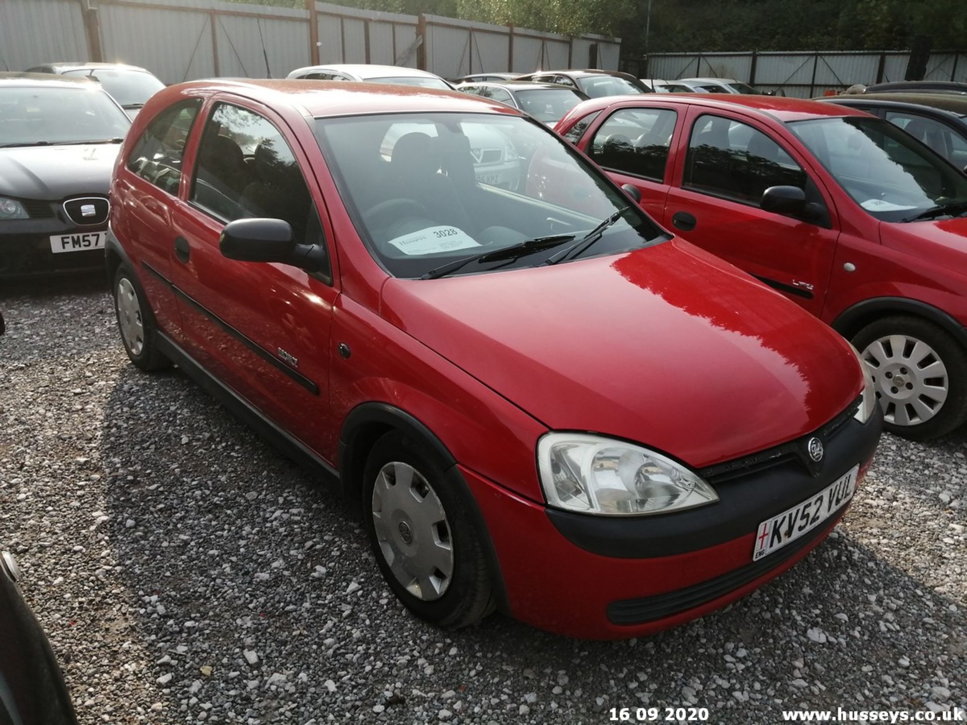 02/52 VAUXHALL CORSA ELEGANCE 16V - 973cc 3dr Hatchback (Red, 103k)